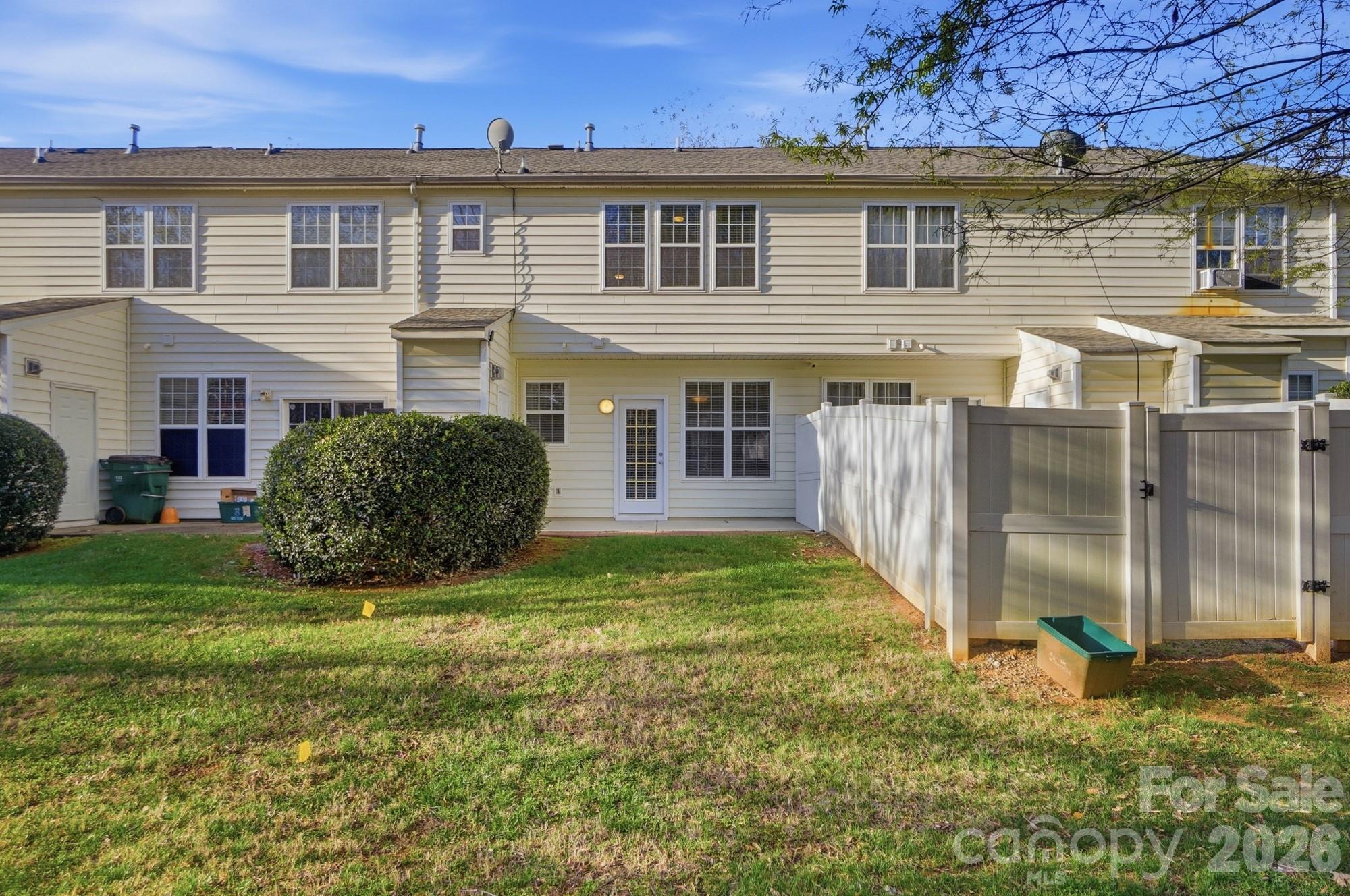 8422 Chaceview Ct, Charlotte, NC 28269