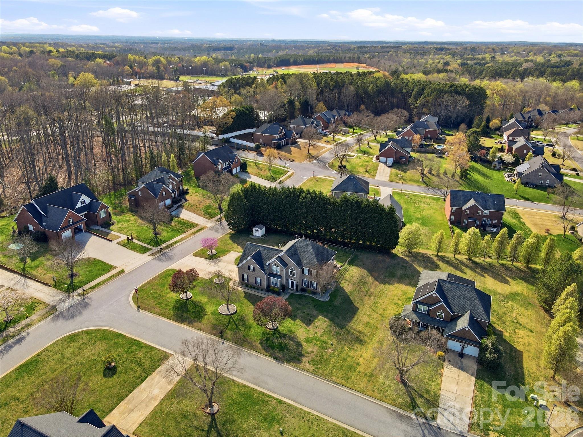 105 Summer Breeze Ct, Statesville, NC 28677