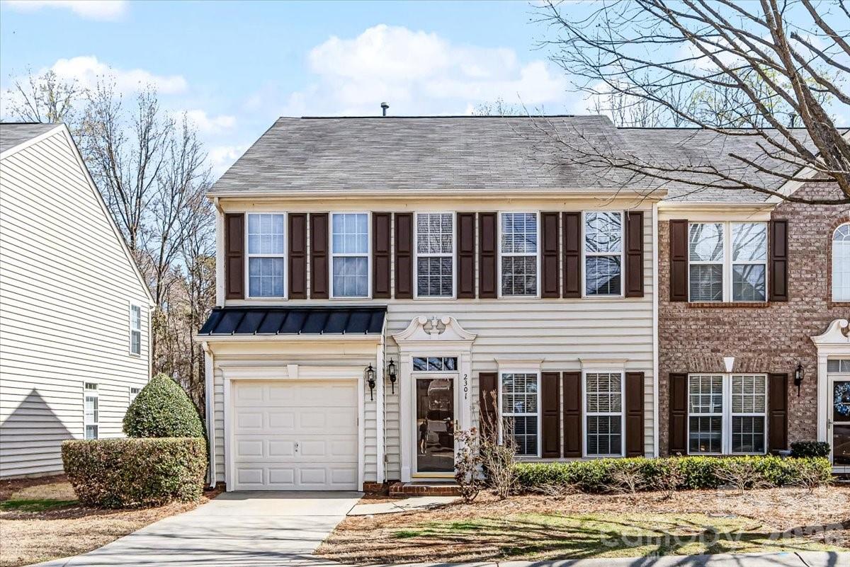 2301 Whitford Ln, Charlotte, NC 28210