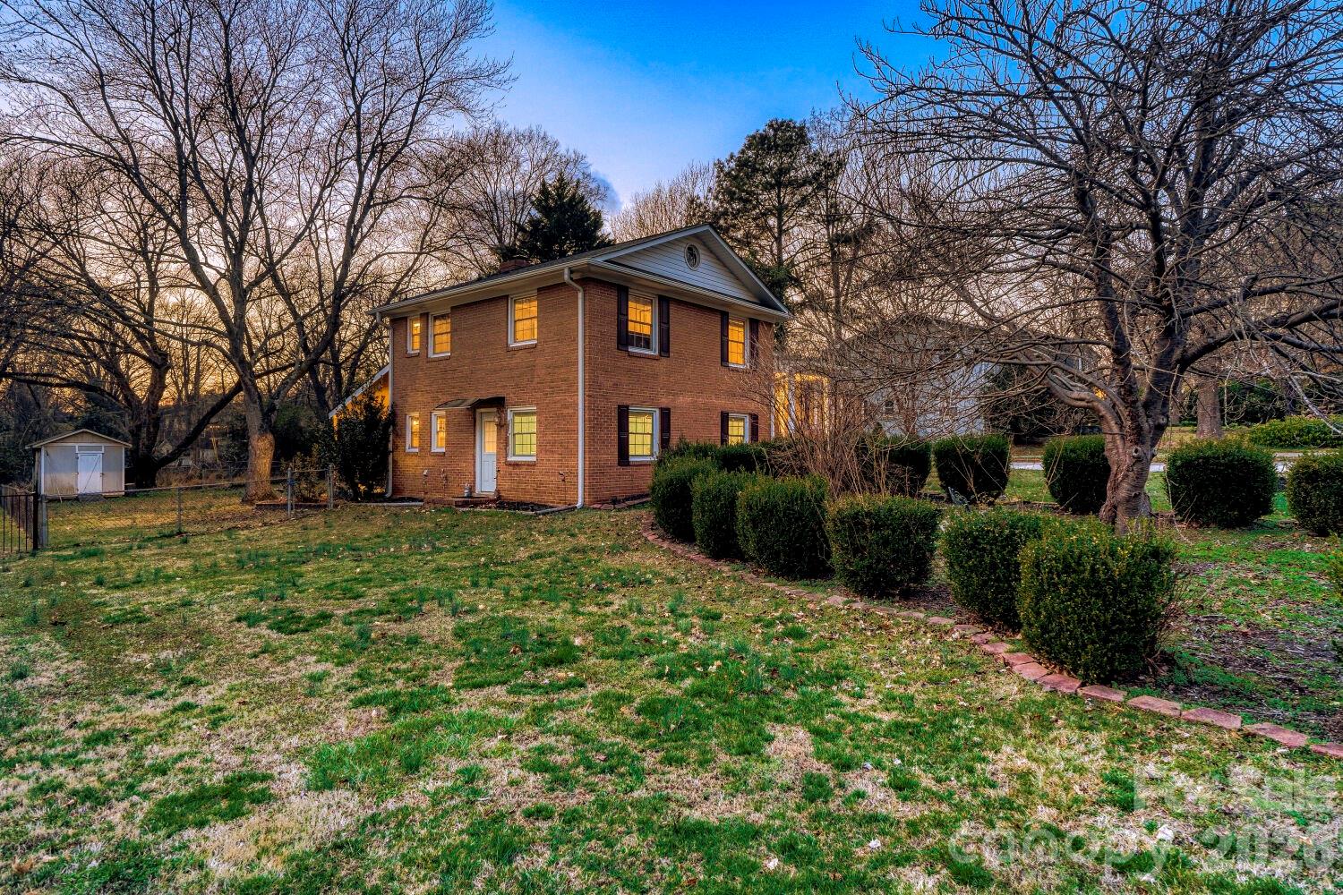 1315 Shady Bluff Dr, Charlotte, NC 28211