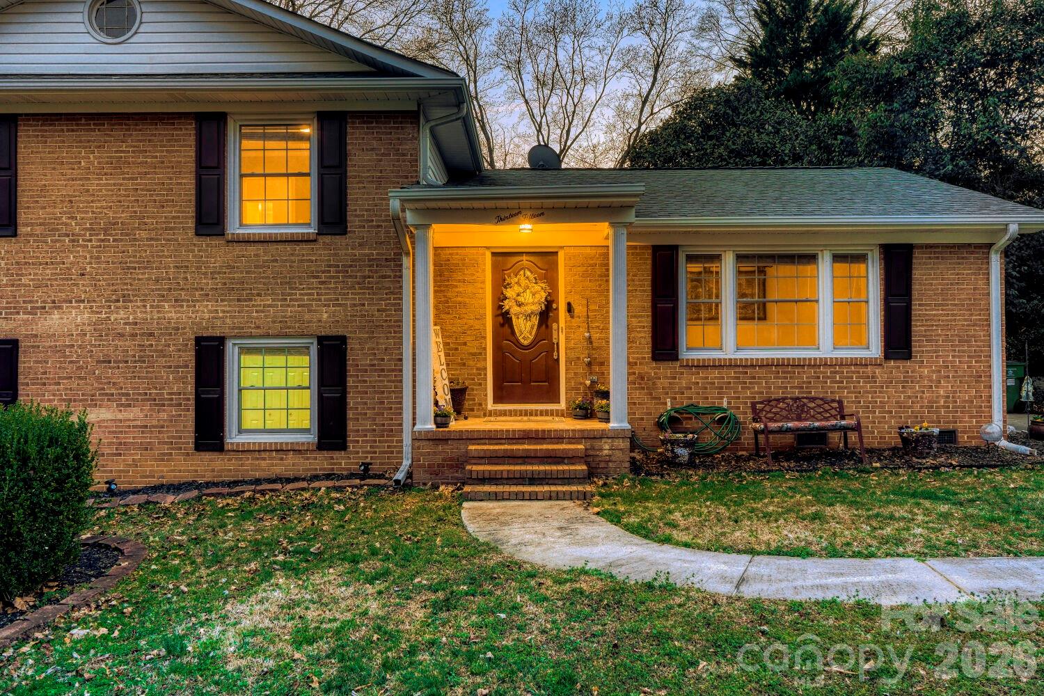 1315 Shady Bluff Dr, Charlotte, NC 28211