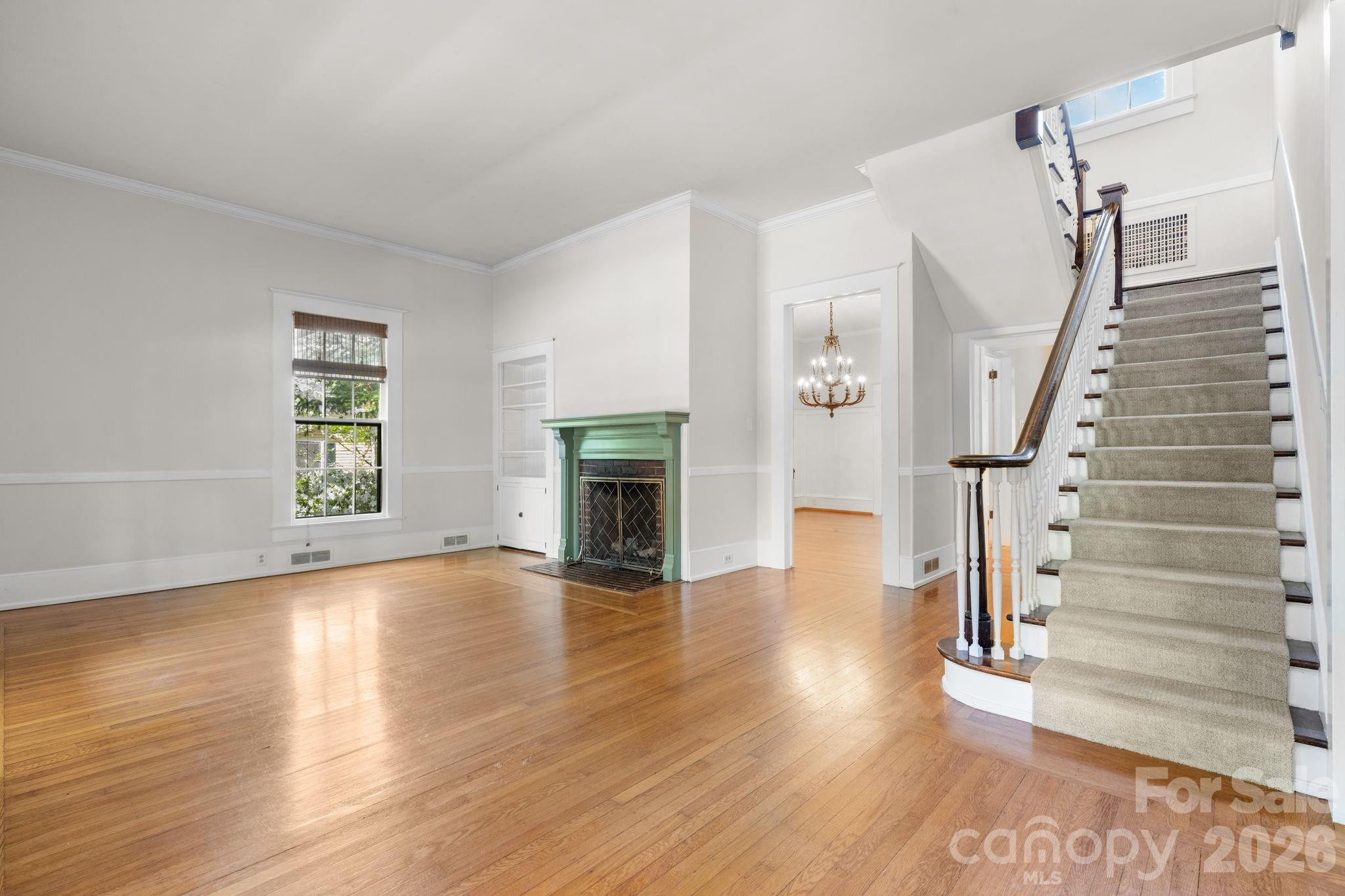 130 N Mulberry St, Statesville, NC 28677