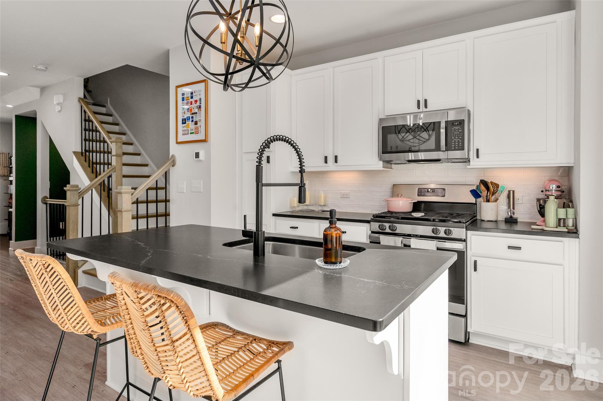 566 West End Dr, Charlotte, NC 28208