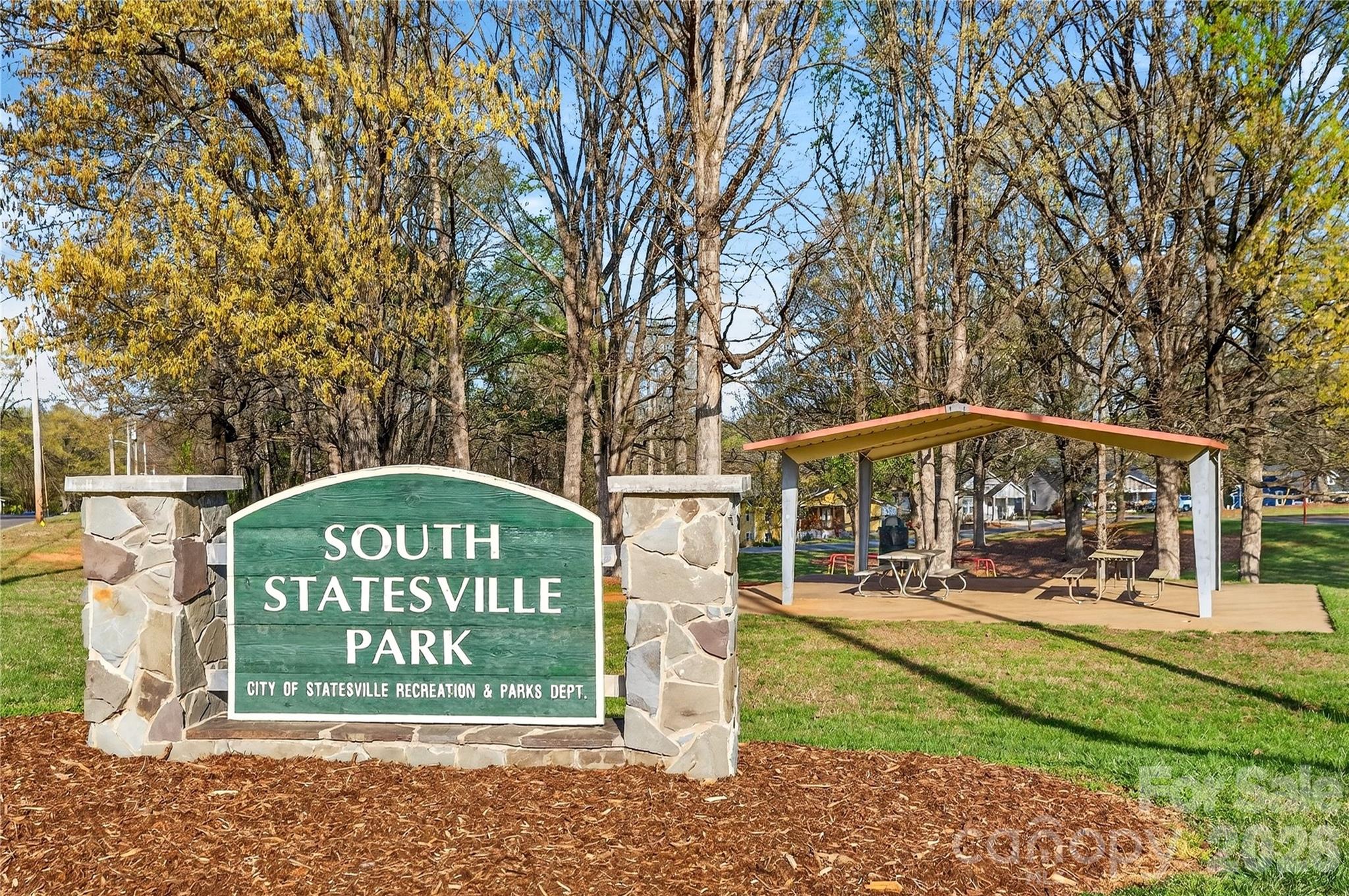 1312 7th St, Statesville, NC 28677