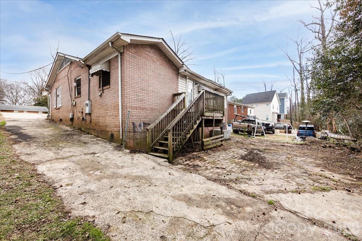 1628 Eastway Dr, Charlotte, NC 28205
