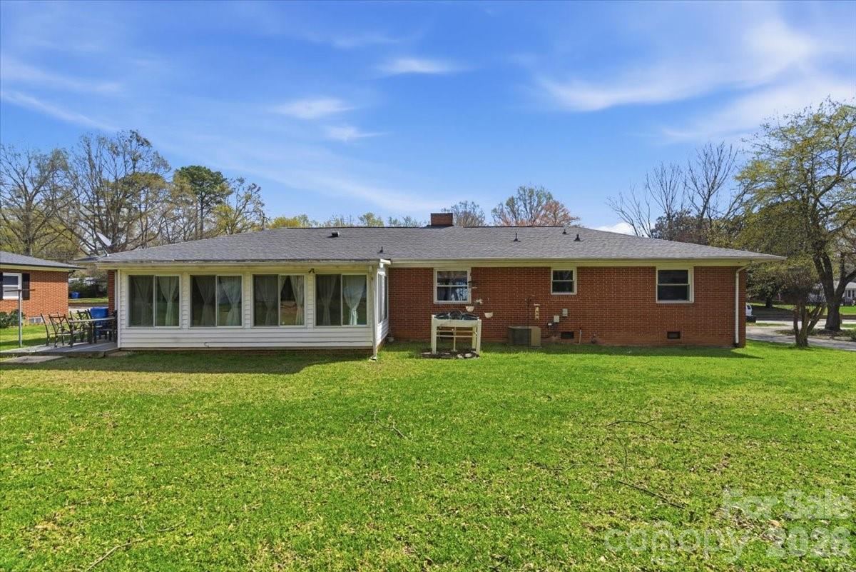 345 S Magnolia St, Mooresville, NC 28115