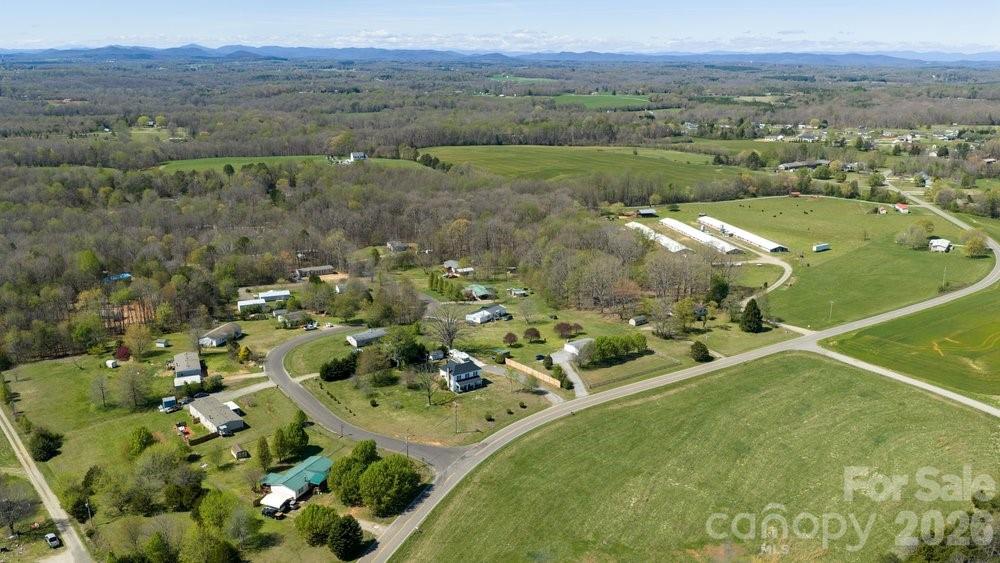 889 Tabor Rd, Olin, NC 28660