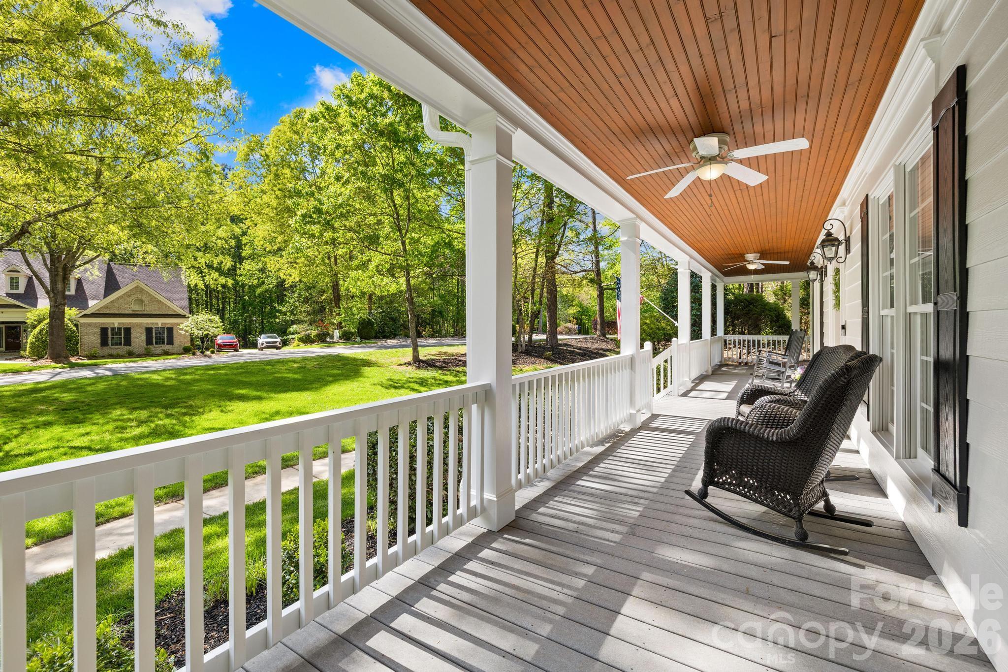 8830 Bluestone Bay Ct, Sherrills Ford, NC 28673