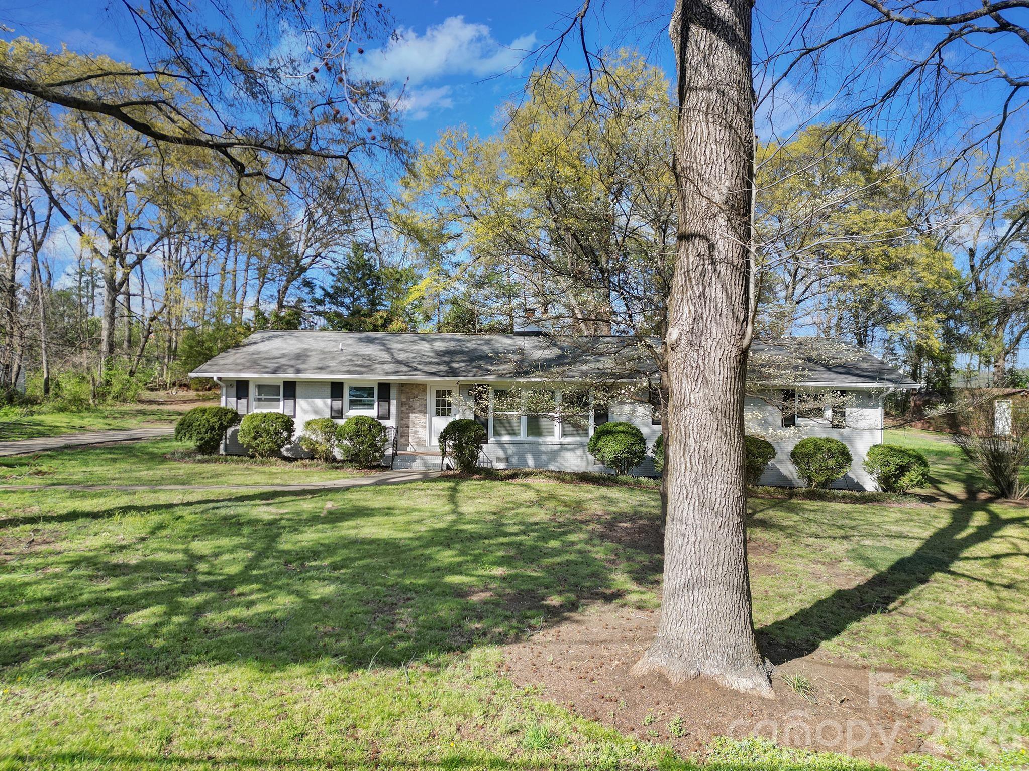 519 Amon Ln, Pineville, NC 28134
