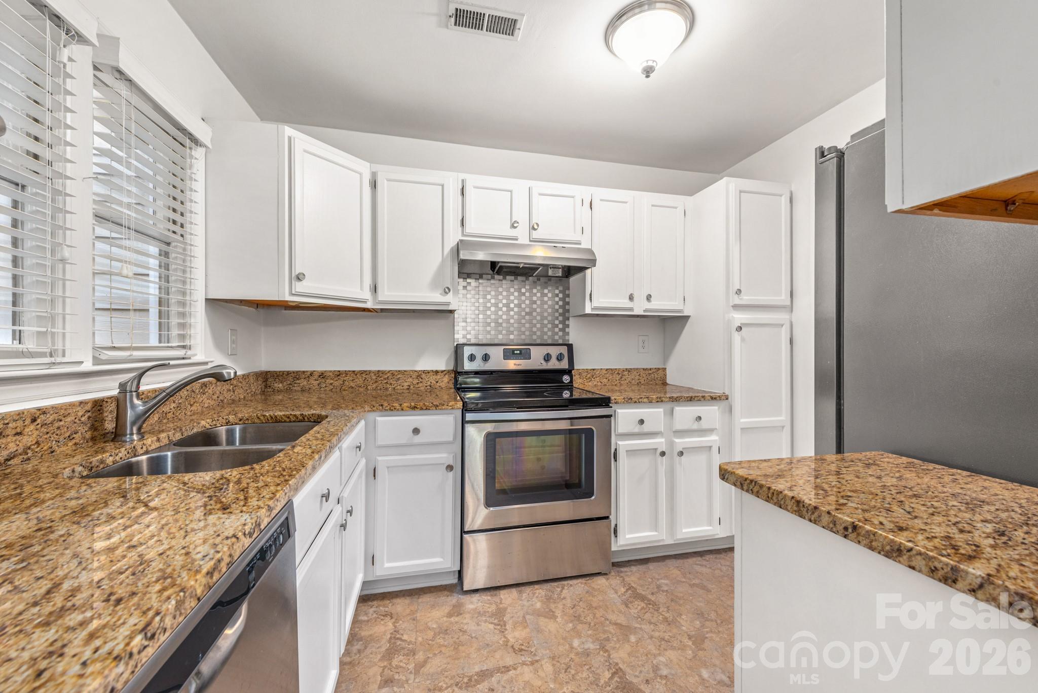 2715 Selwyn Ave #34, Charlotte, NC 28209
