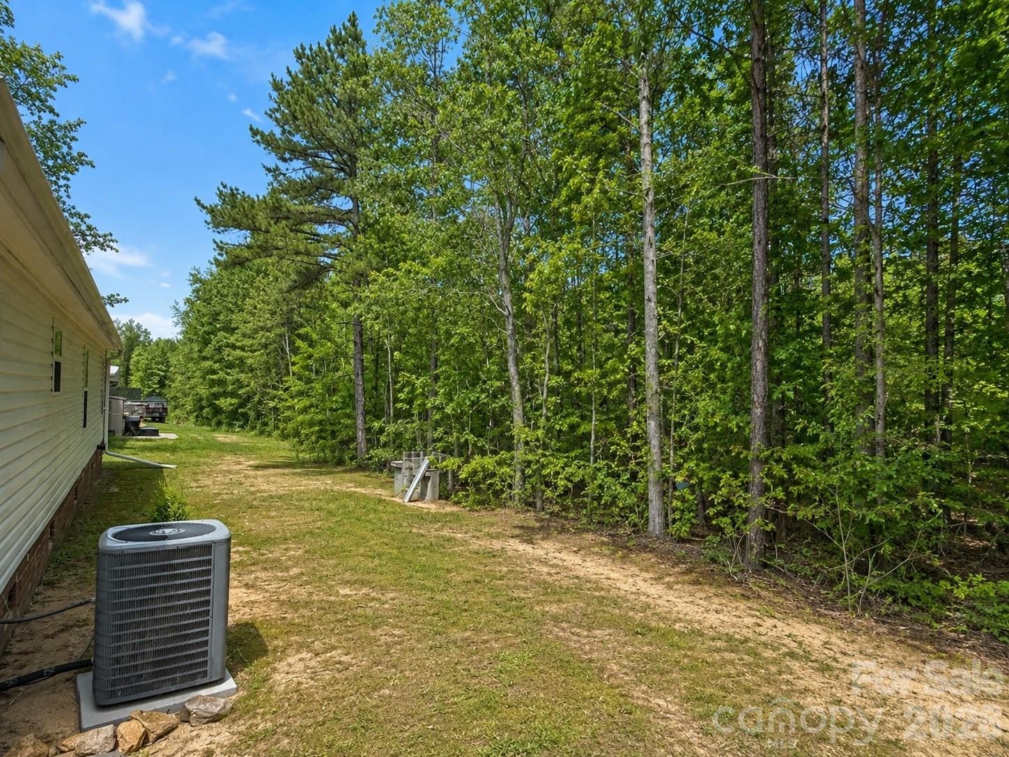 1332 Poplar Glen Dr, Kannapolis, NC 28083
