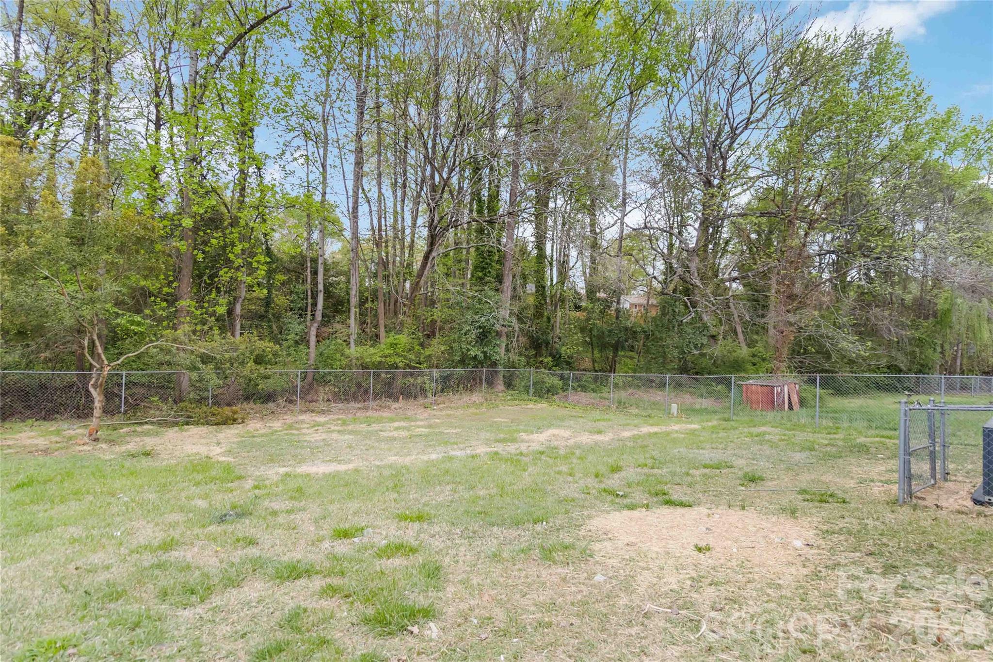 6726 Barrington Dr, Charlotte, NC 28215