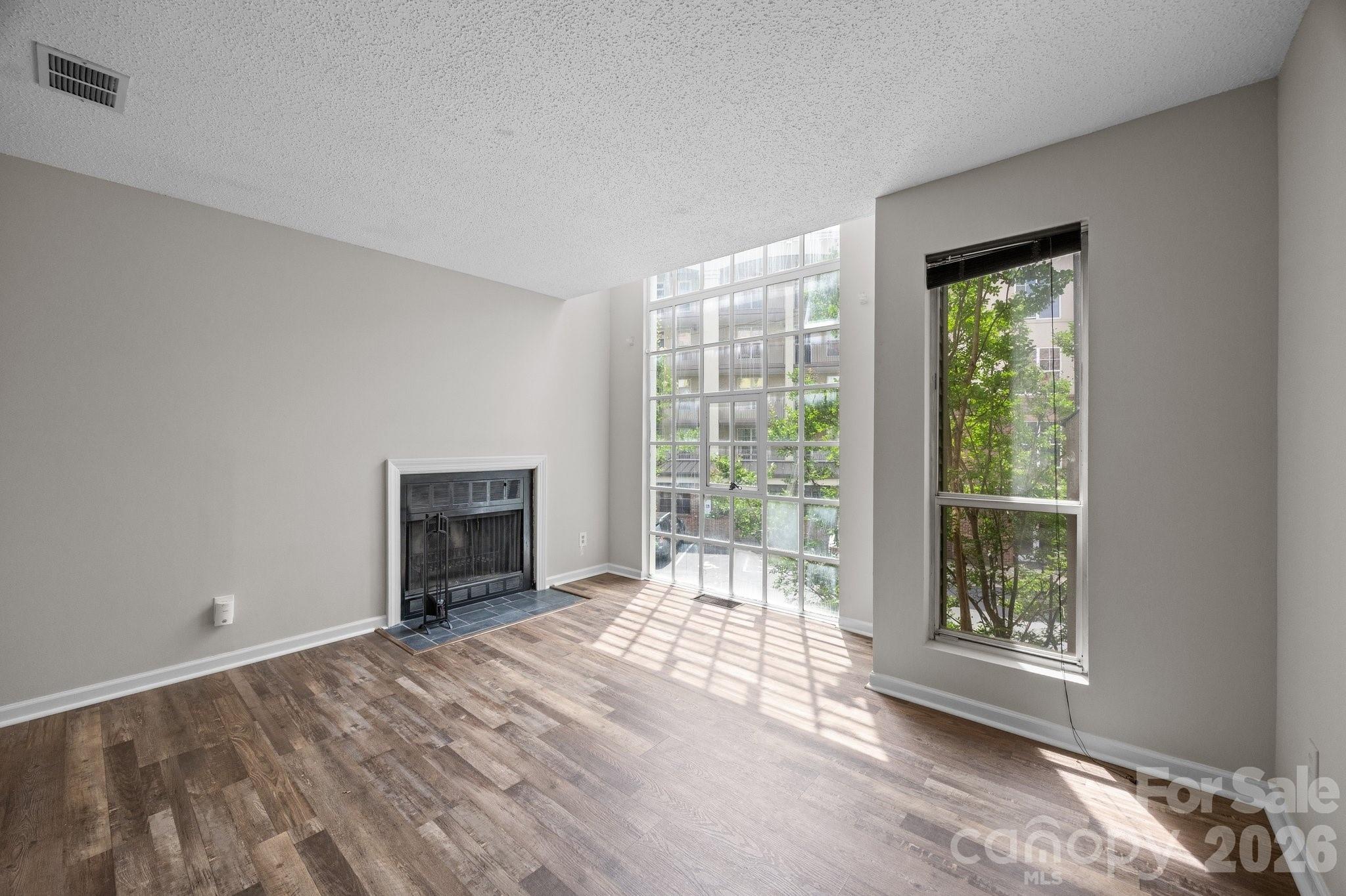 415 W 7th St #H, Charlotte, NC 28202