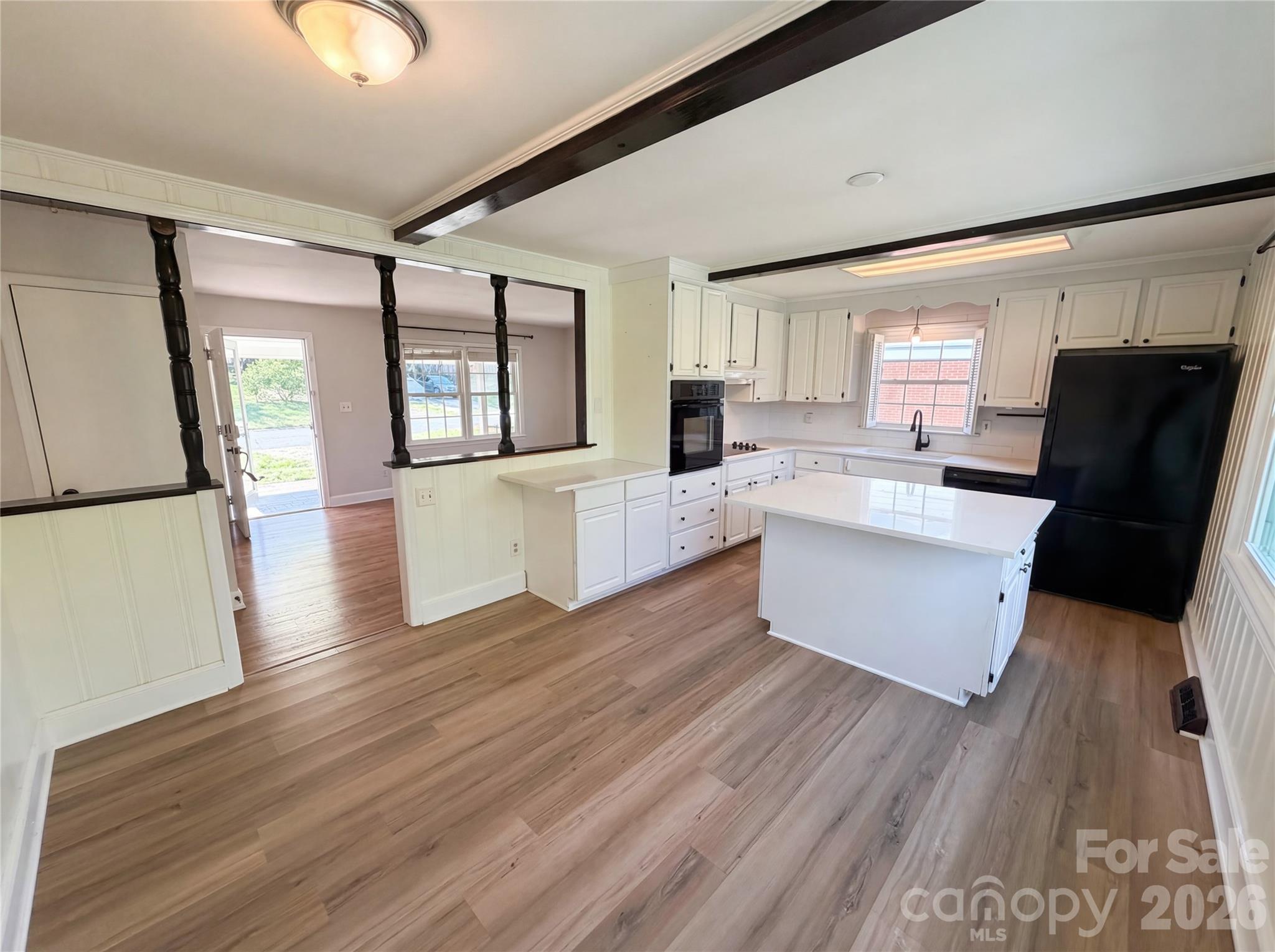 6621 Starcrest Dr, Charlotte, NC 28210
