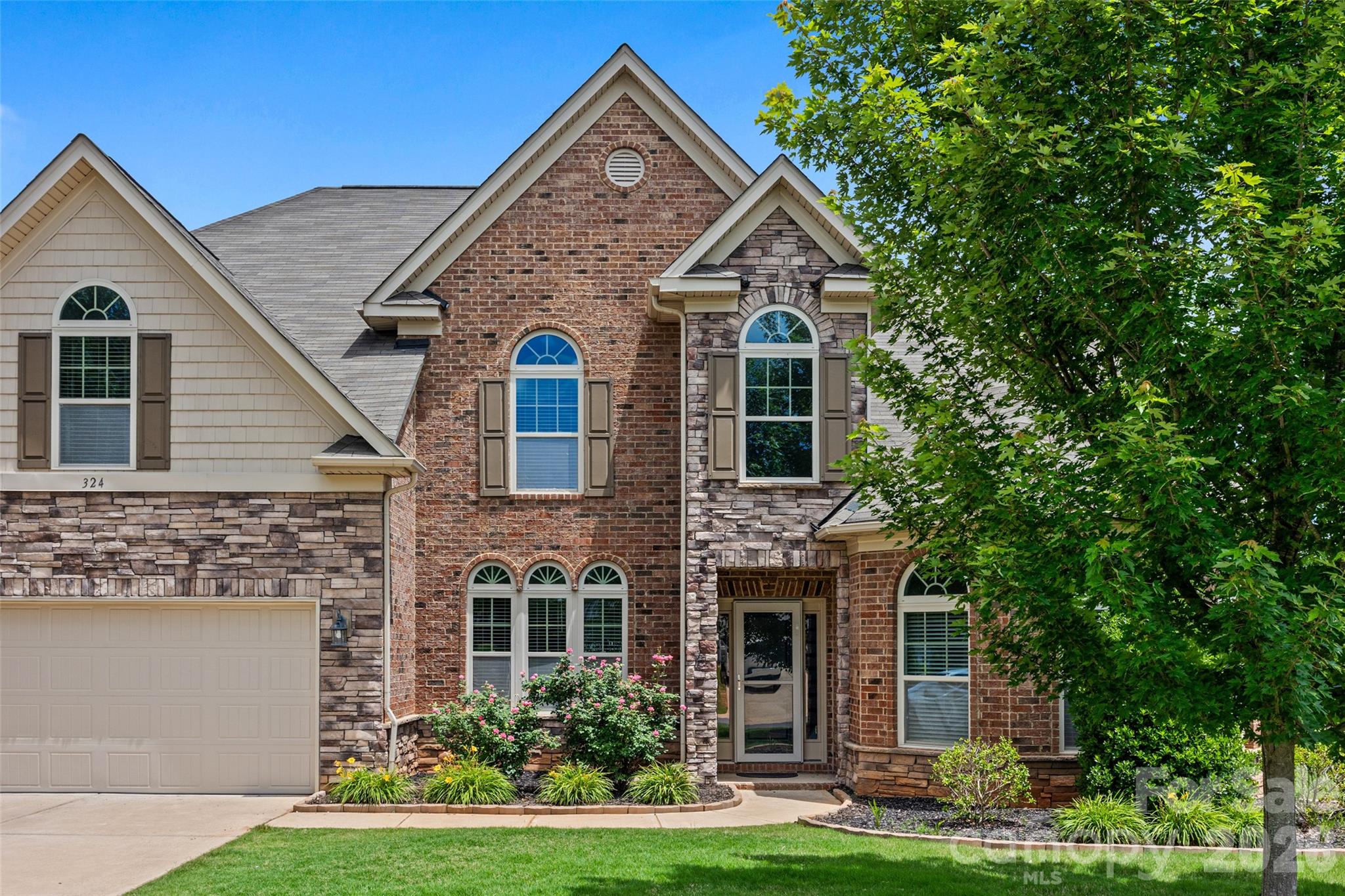 324 Kerrydale Ct, Clover, SC 29710