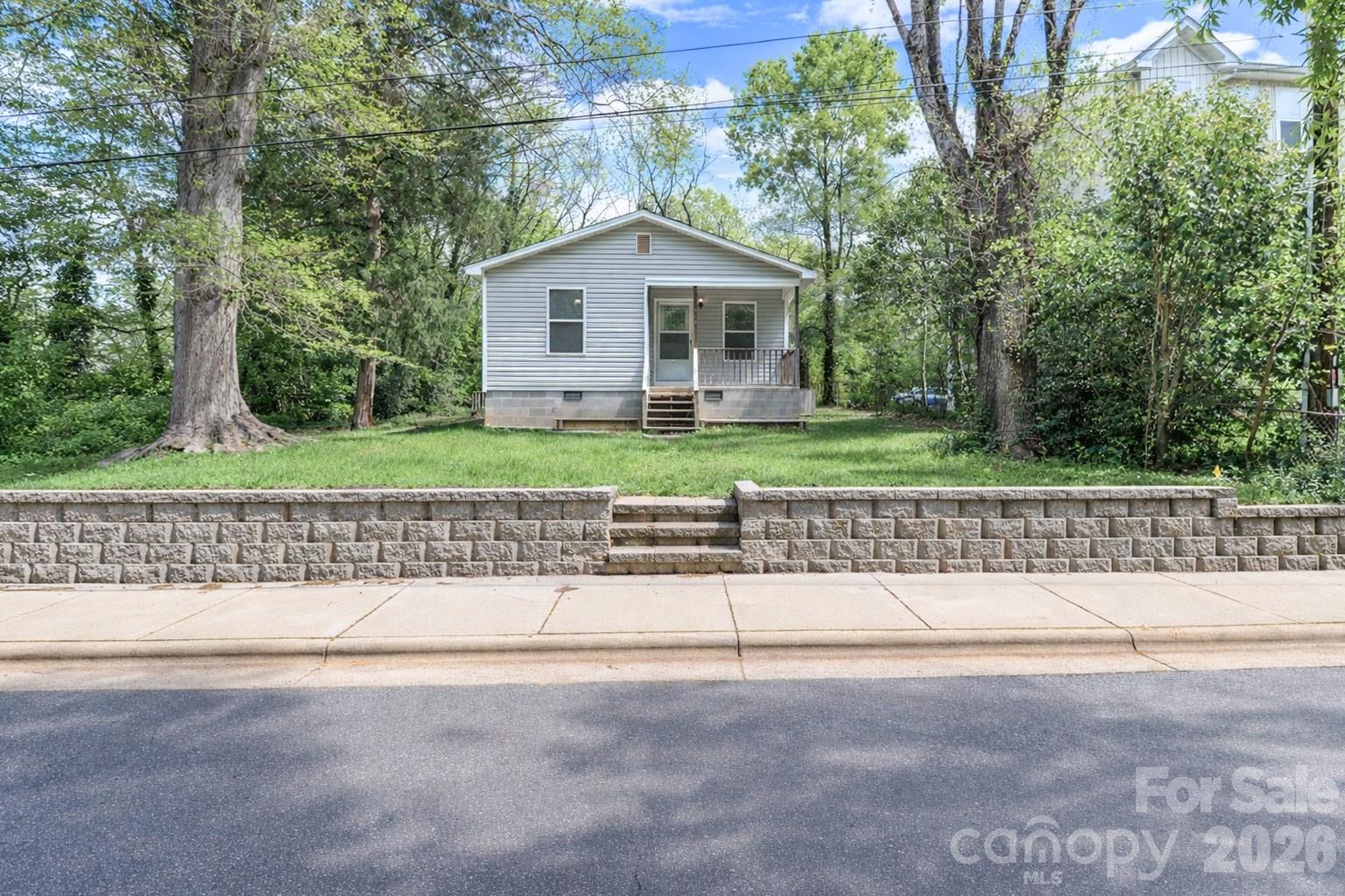 545 Gantt St, Mooresville, NC 28115