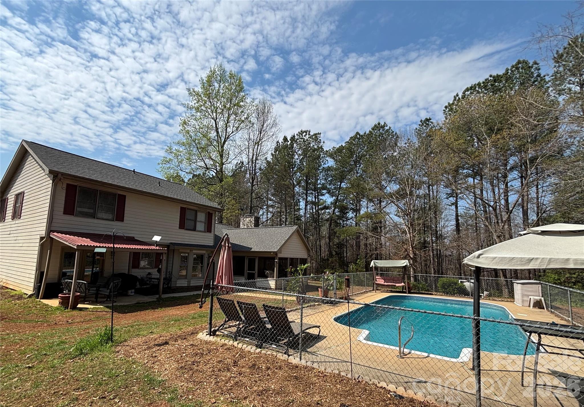 70 Sienna Dr, Hickory, NC 28601