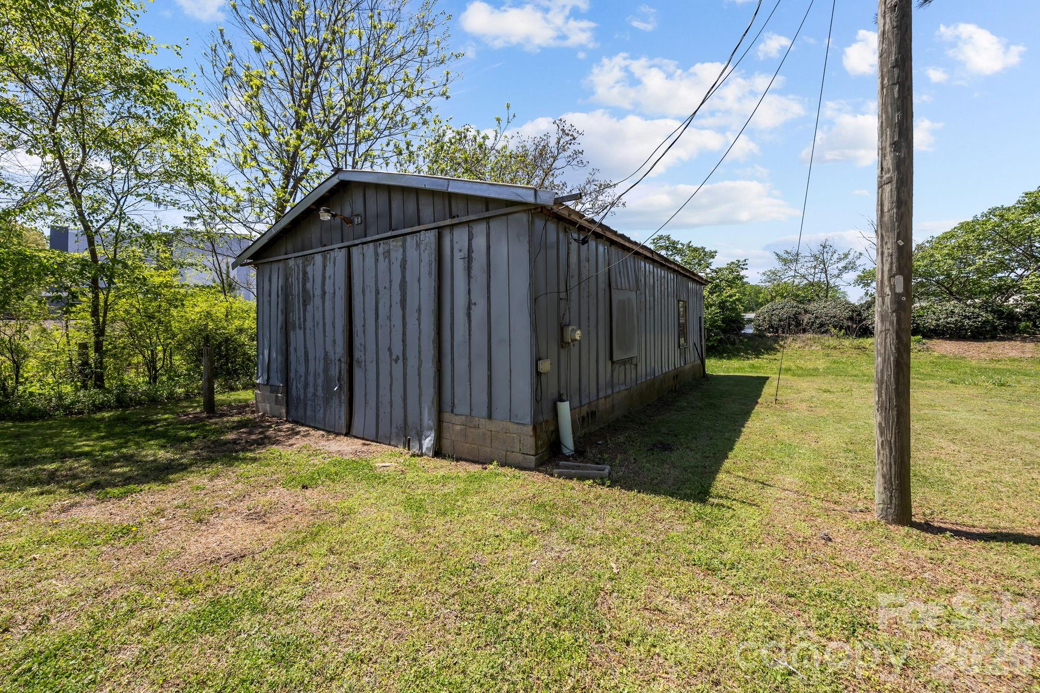 1311 Jenkins Rd, Gaston, NC 28052