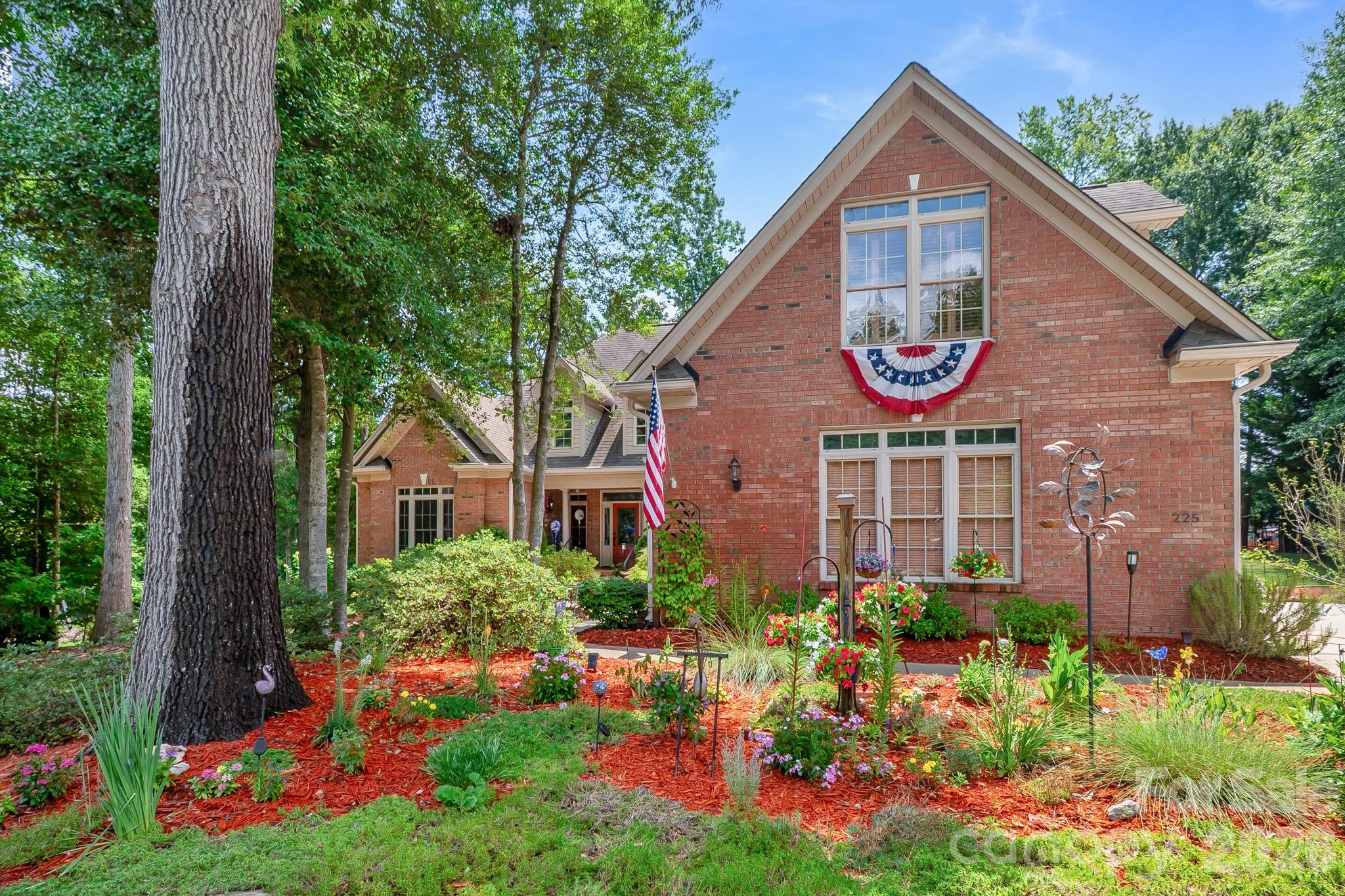 225 Highland Forest Dr, Clover, SC 29710