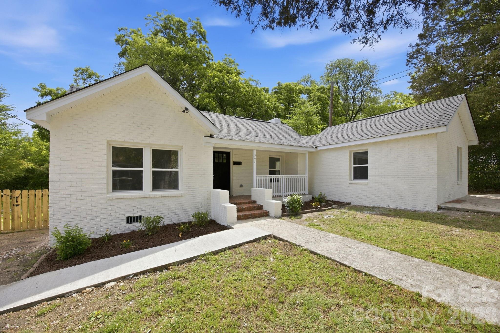 304 Ashford St, Chester, SC 29706