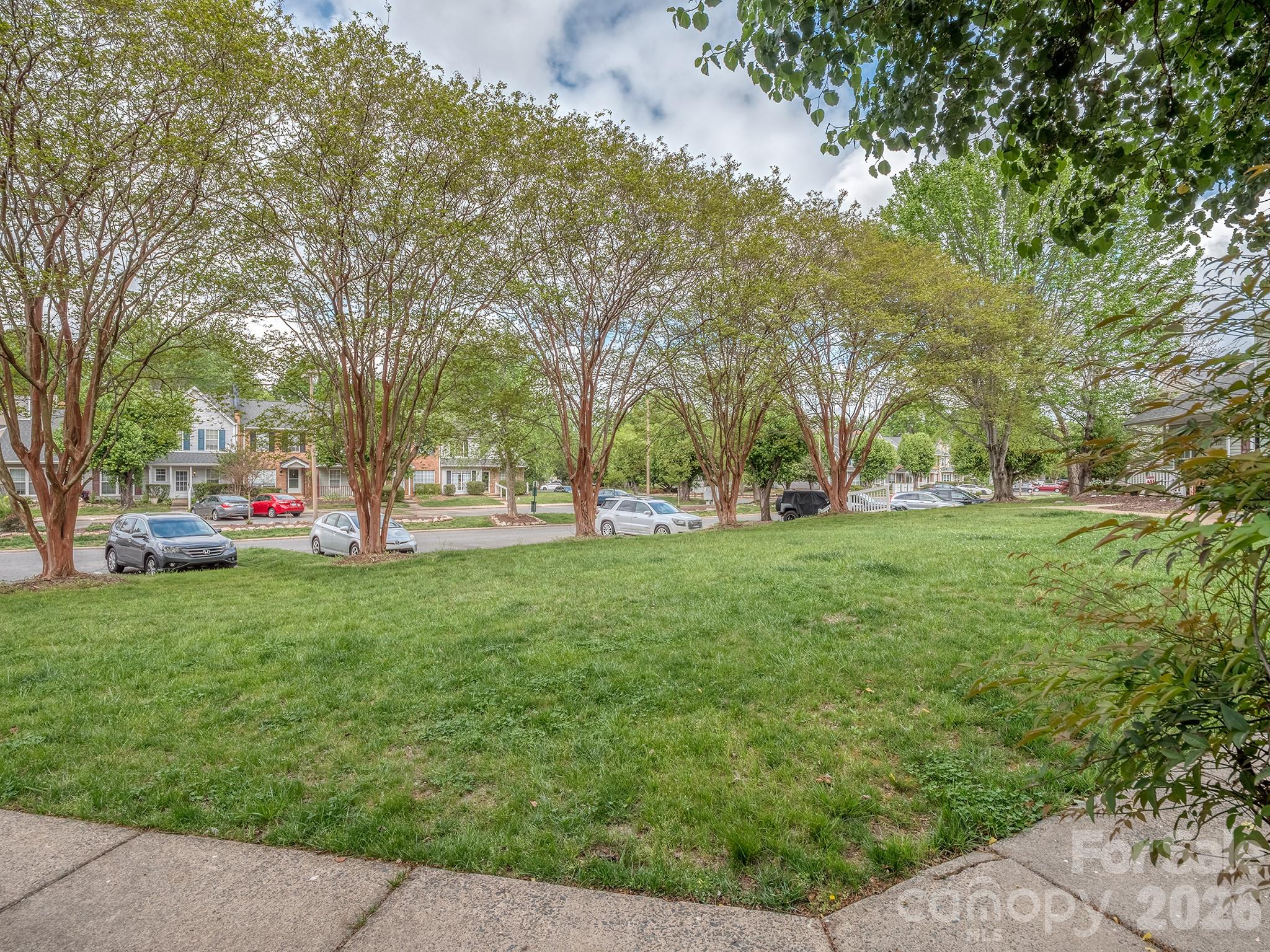 8211 Golf Ridge Dr, Charlotte, NC 28277