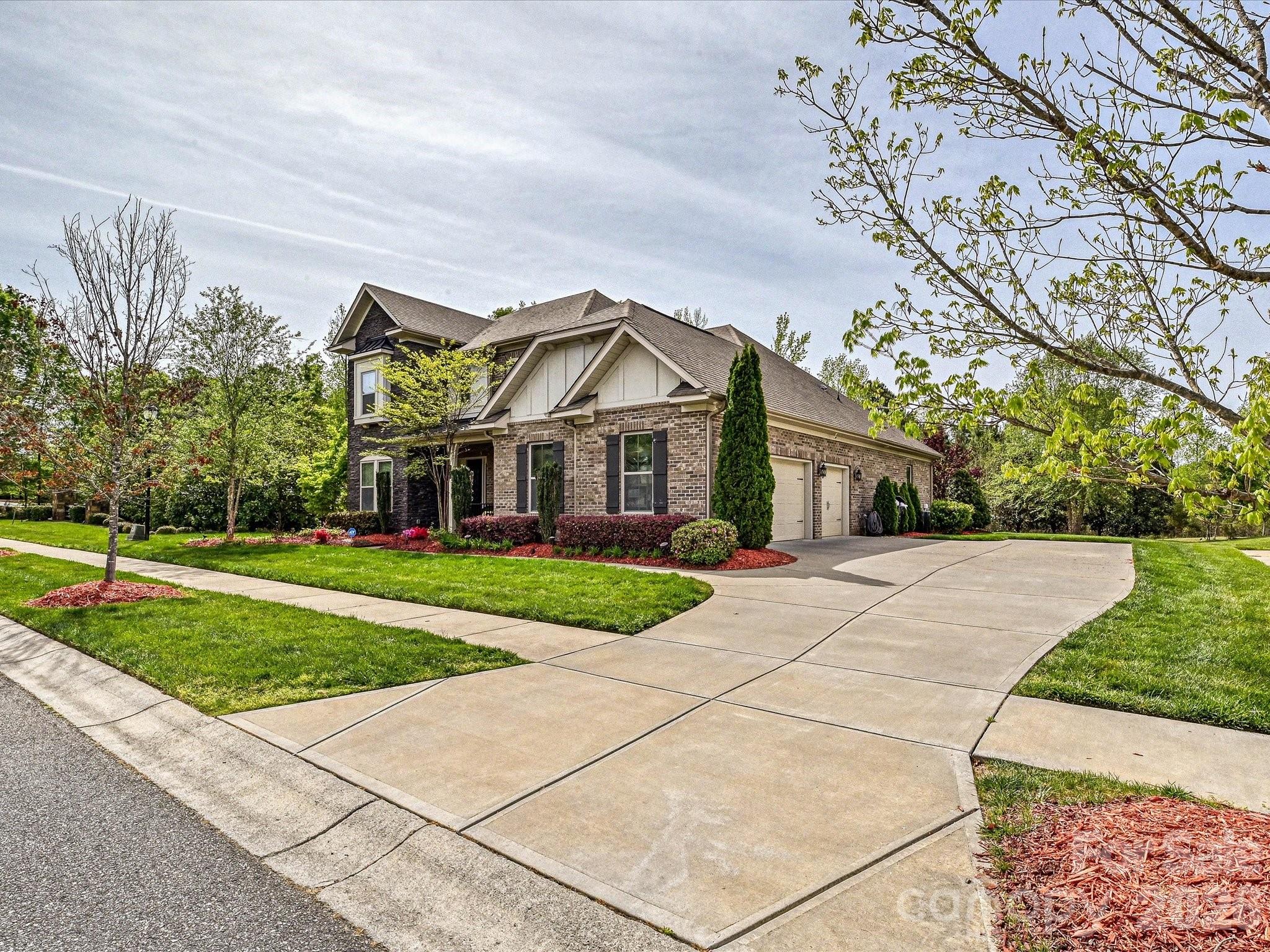 101 Enclave Blvd, Matthews, NC 28104