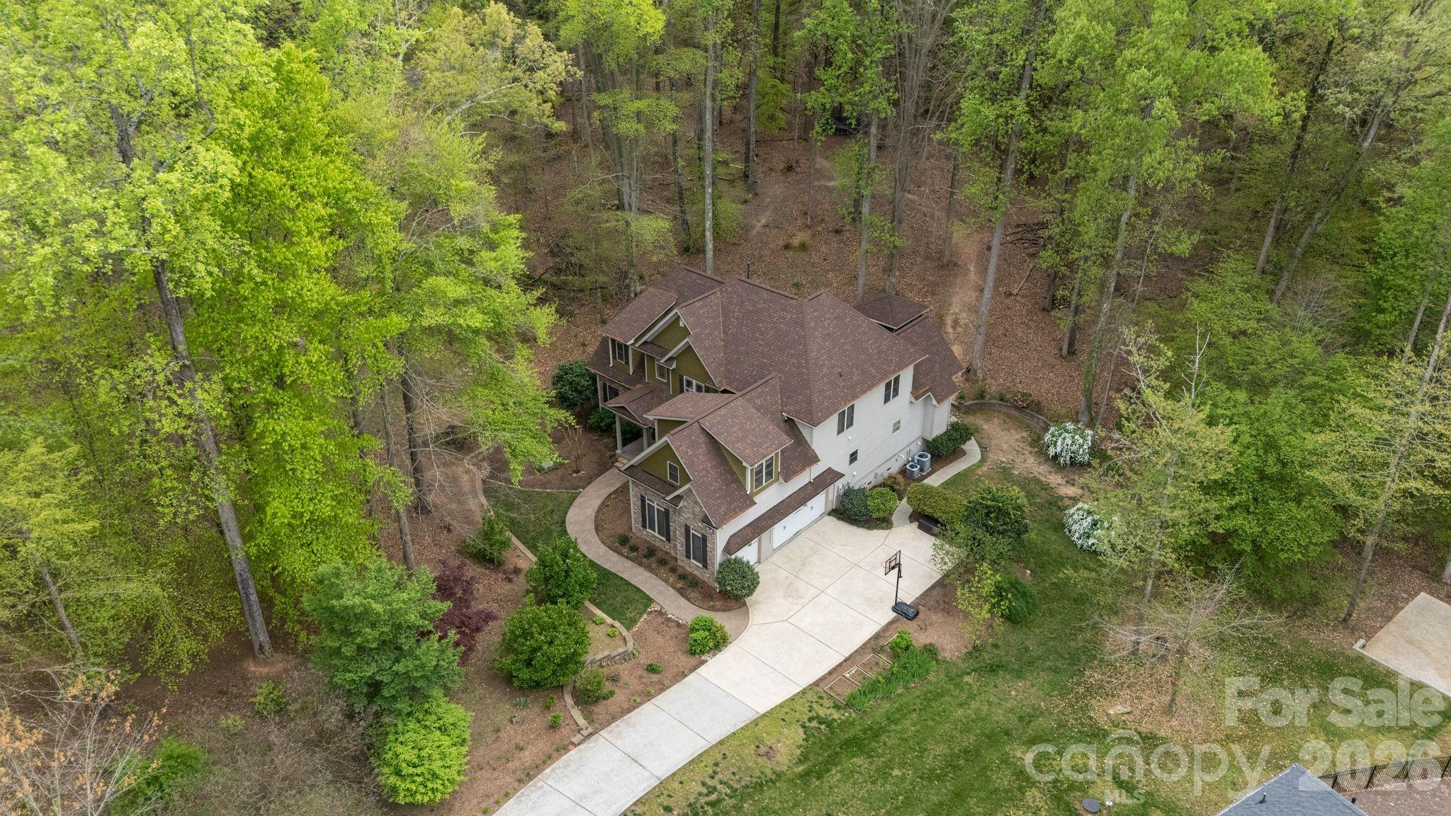109 Hawksnest Ln, Mooresville, NC 28117