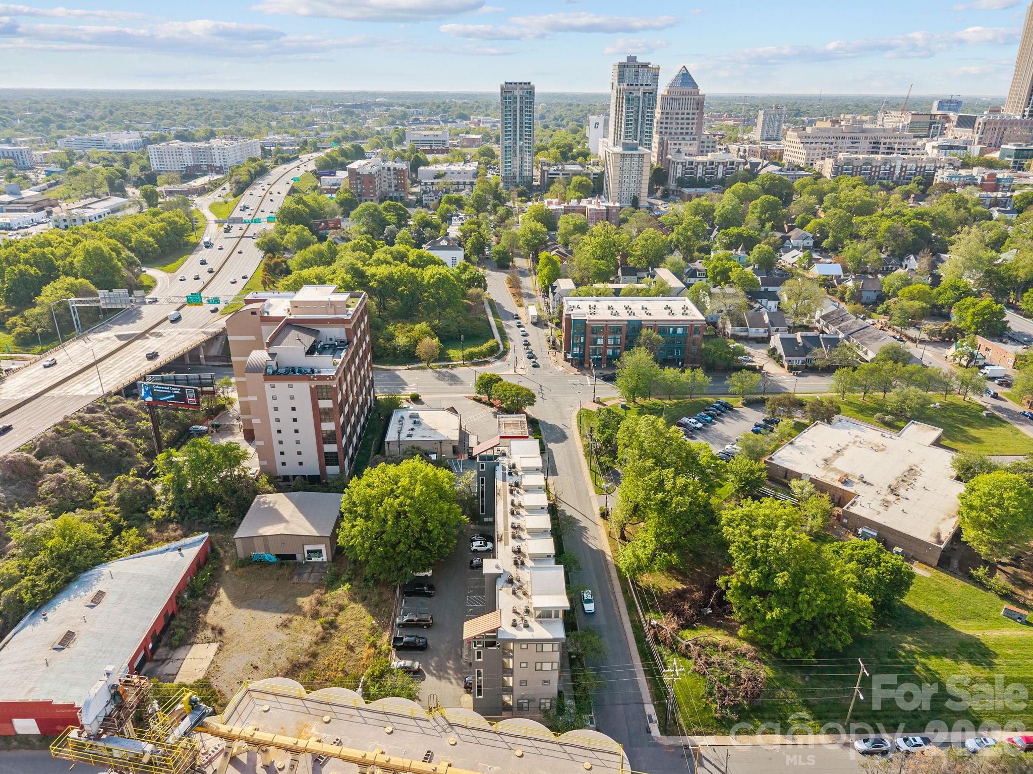 514 W 10th St #403, Charlotte, NC 28202