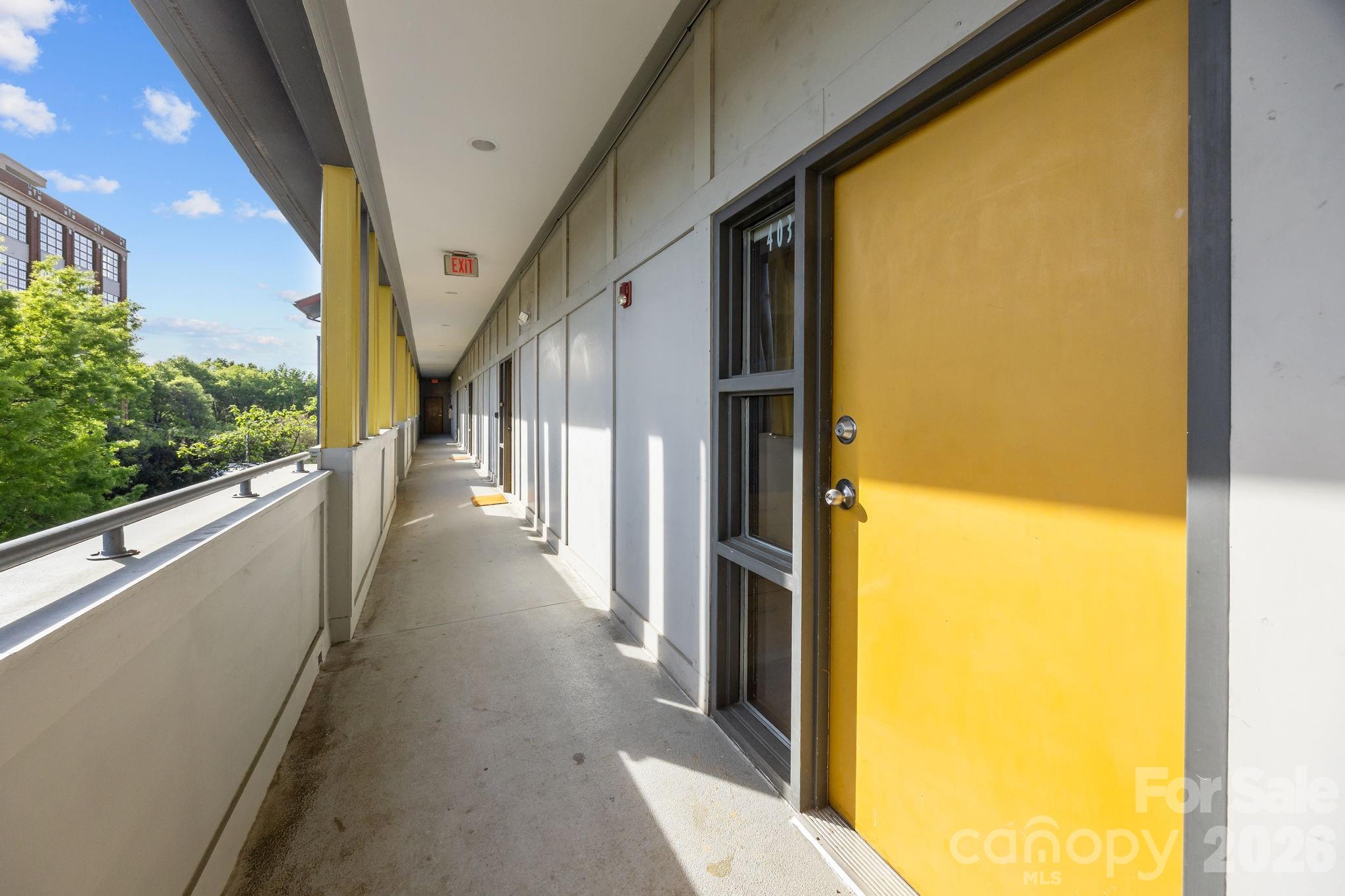 514 W 10th St #403, Charlotte, NC 28202