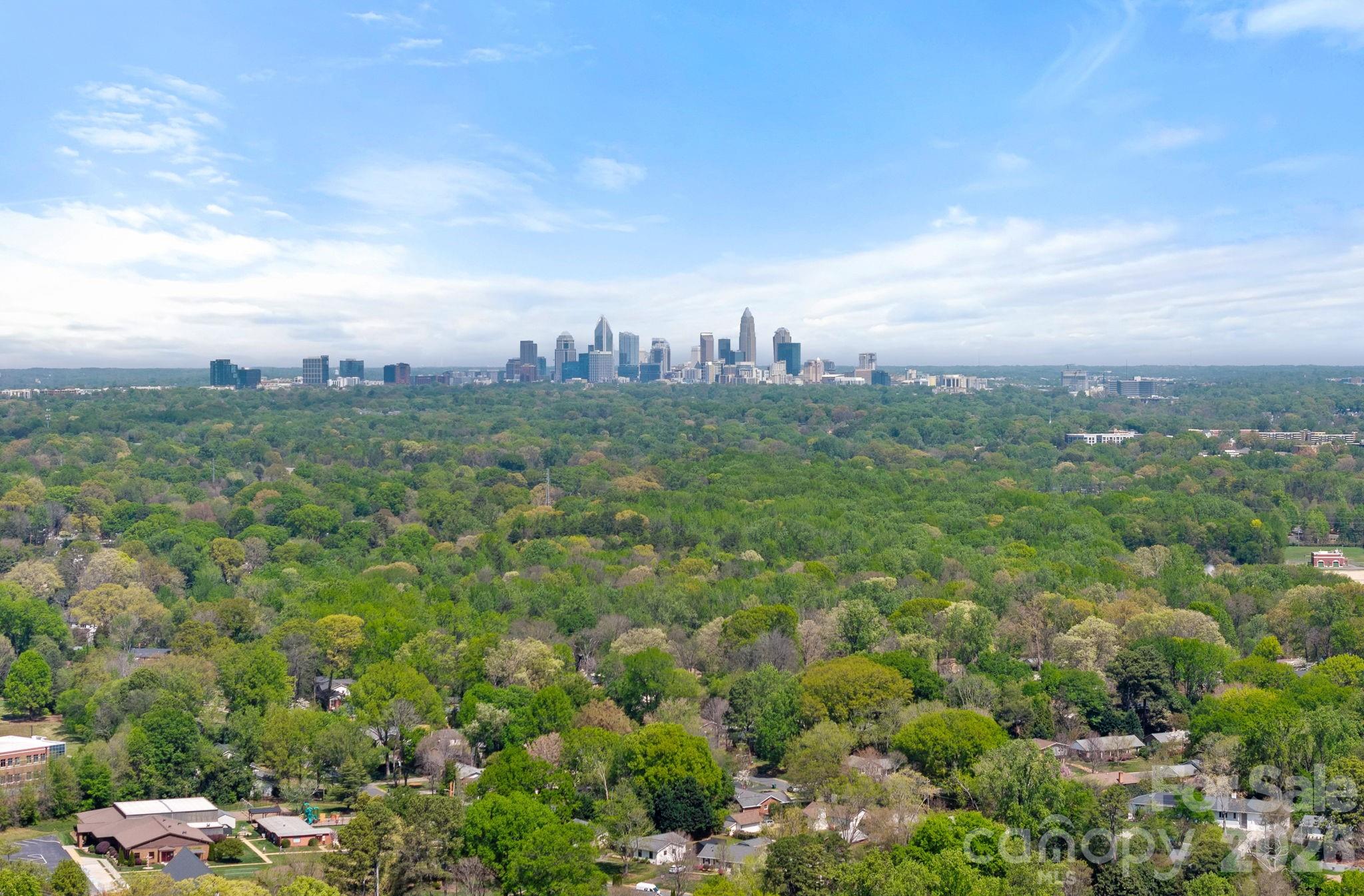 2207 Whitford Ln, Charlotte, NC 28210