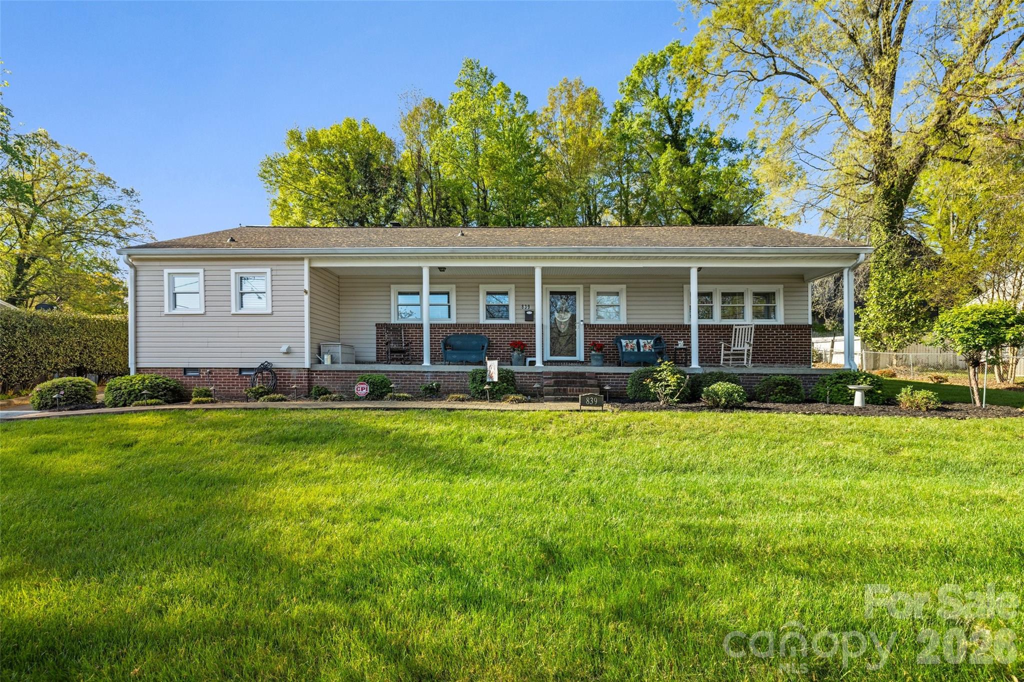 839 W Garrison Blvd, Gastonia, NC 28052
