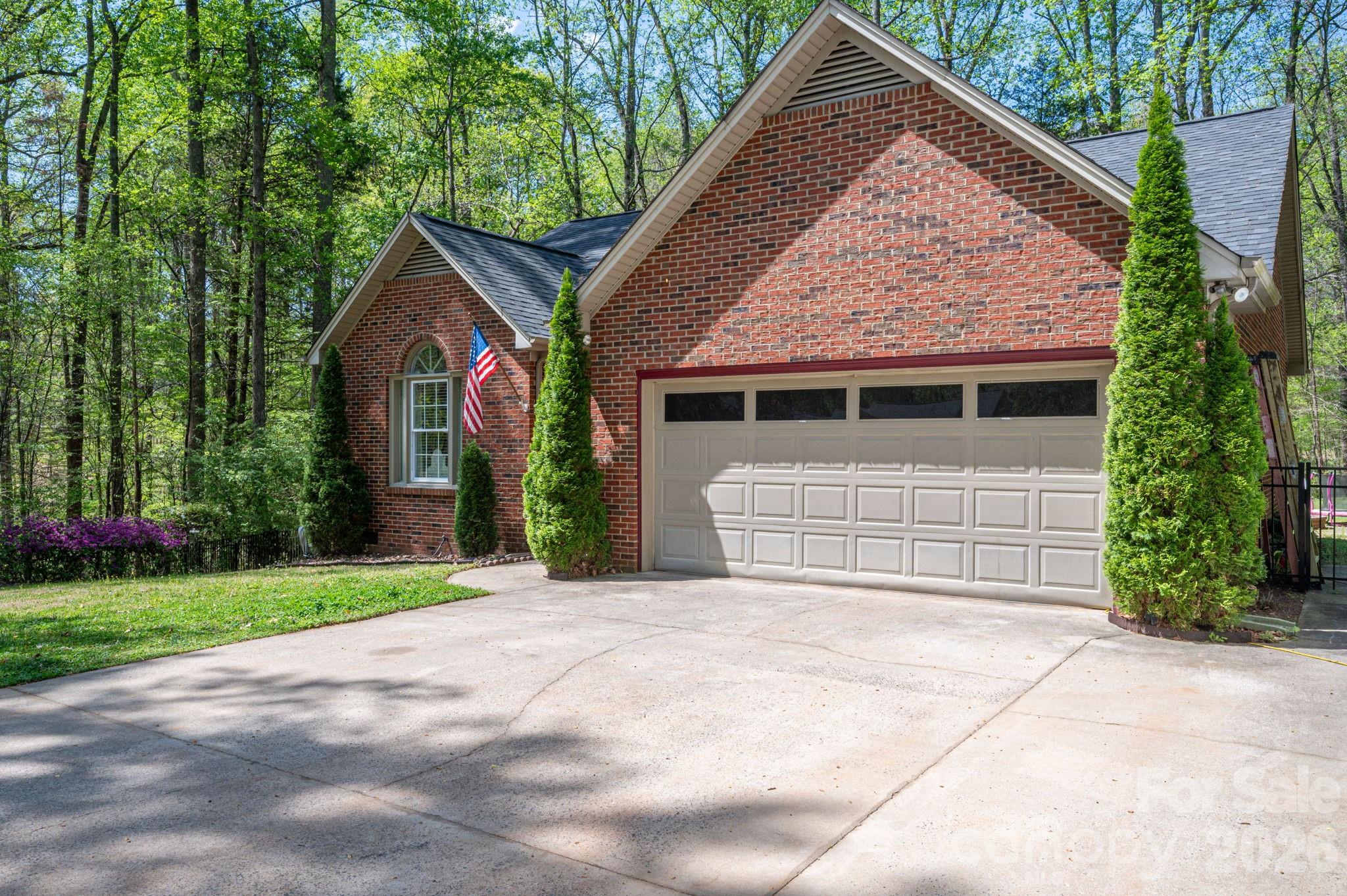 335 Cape Breton Trl, Gastonia, NC 28056