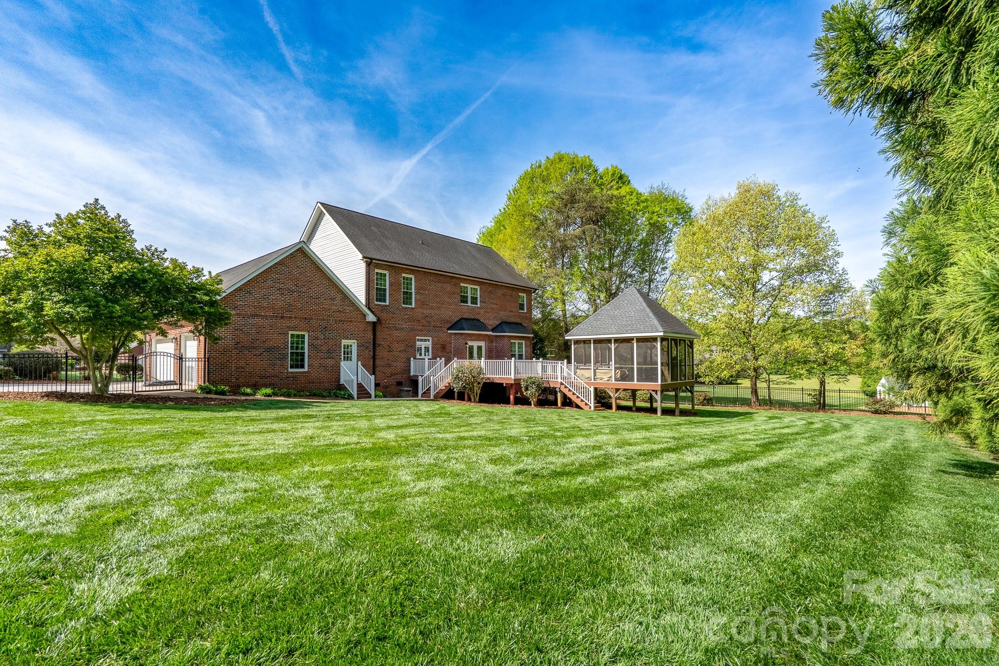 176 Spring Forest Dr, Statesville, NC 28625