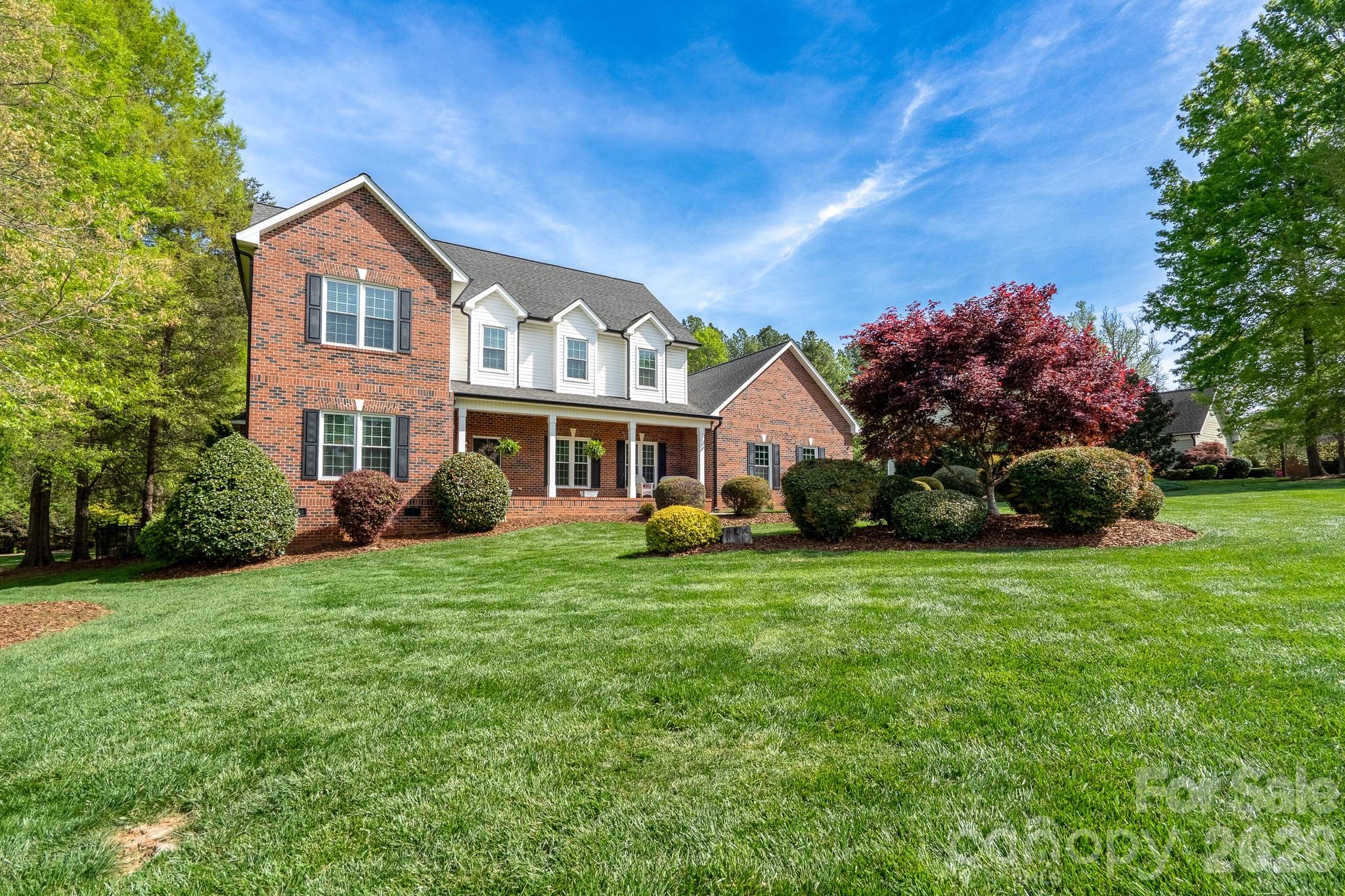 176 Spring Forest Dr, Statesville, NC 28625