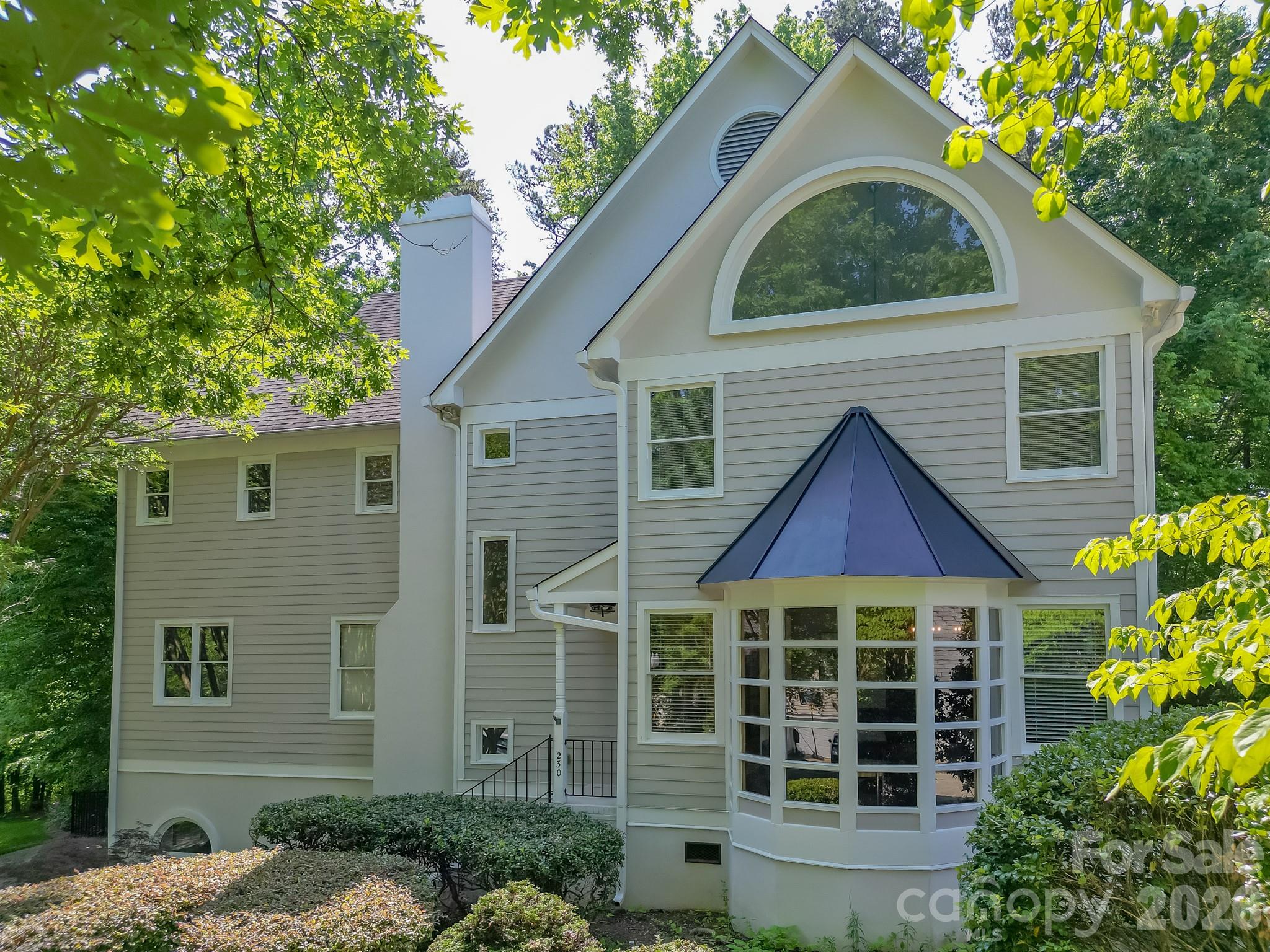 230 N Brackenbury Ln, Charlotte, NC 28270