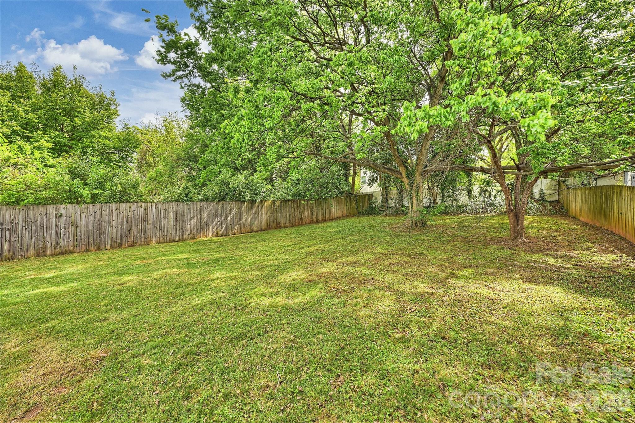 2314 Crestview Dr, Charlotte, NC 28216