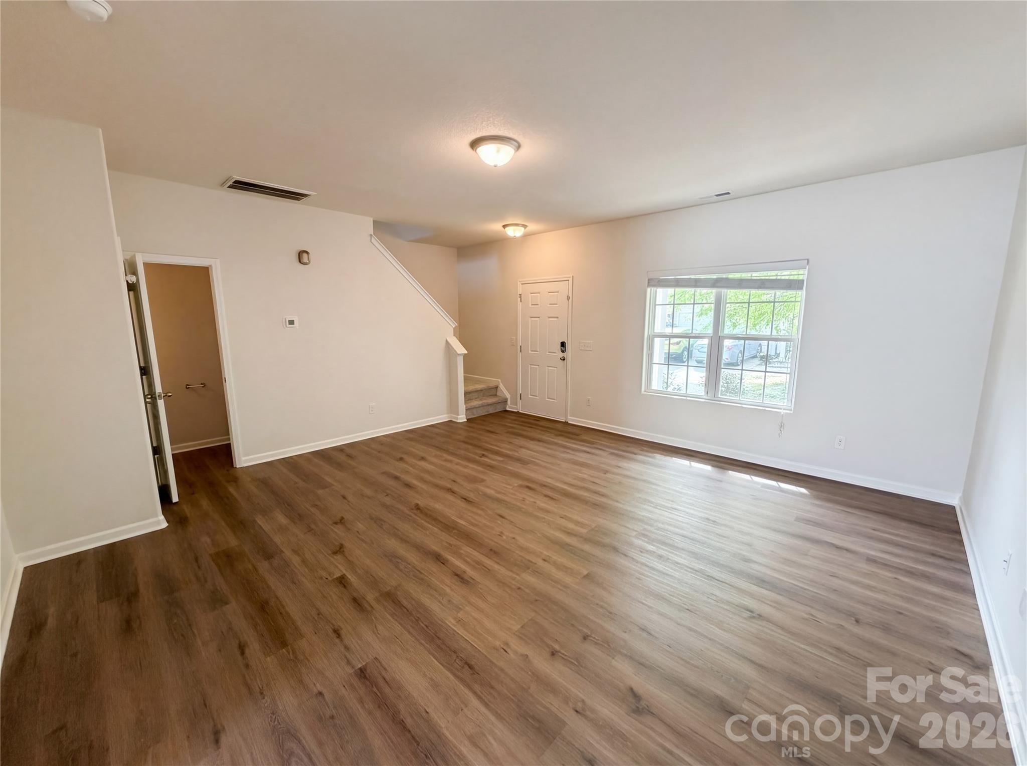 8321 Candlenut Ln, Charlotte, NC 28215