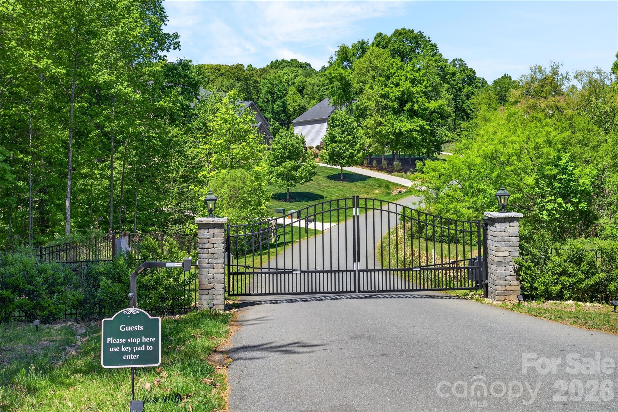 121 Leeward Shoals Ln, Mooresville, NC 28117