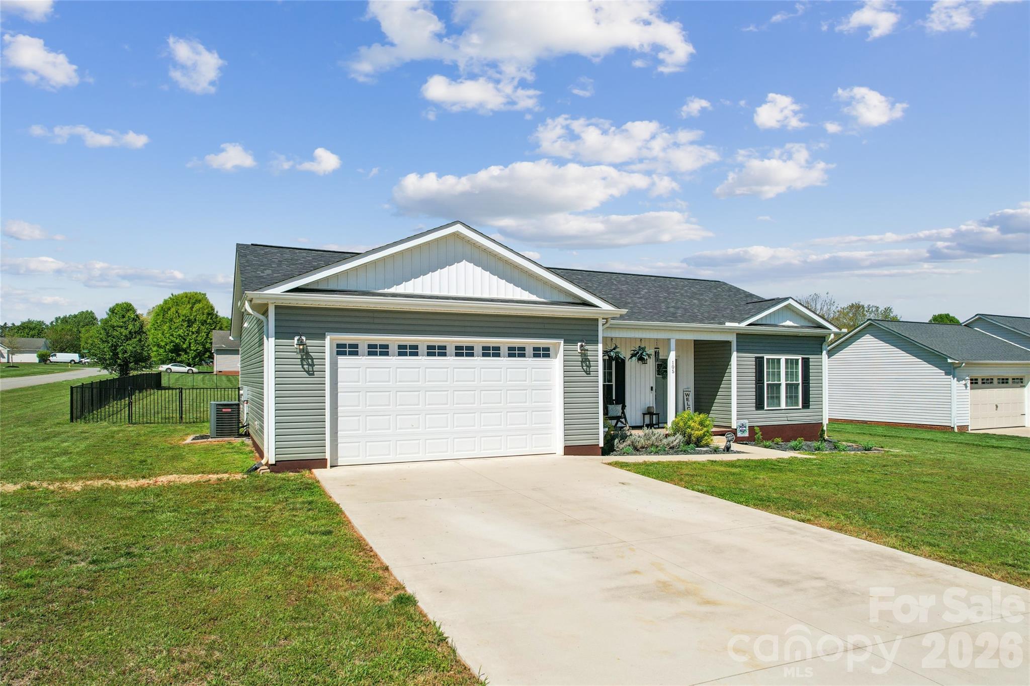 105 E Dundee Ct, Statesville, NC 28625