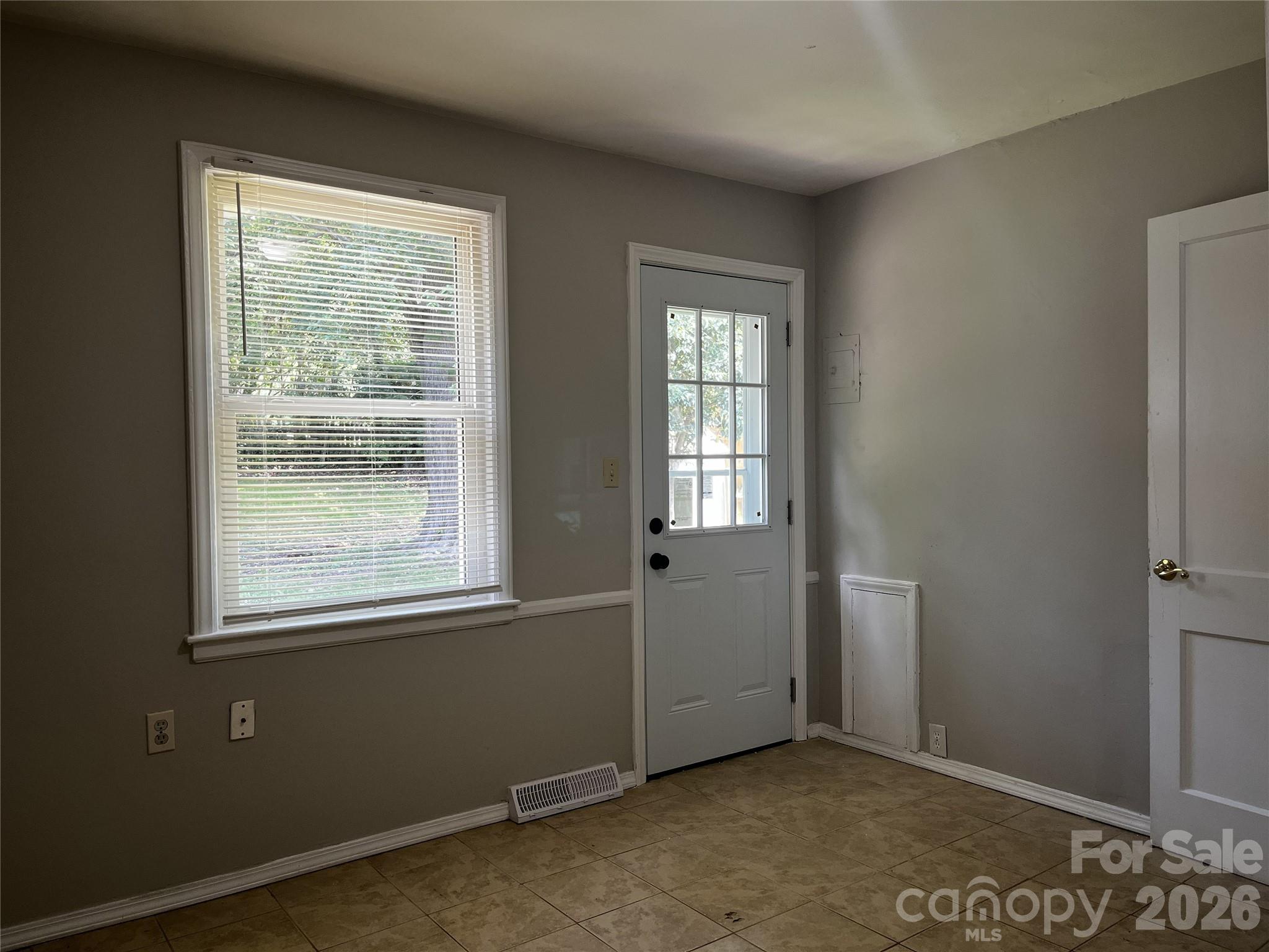 2213 Shamrock Dr, Charlotte, NC 28205