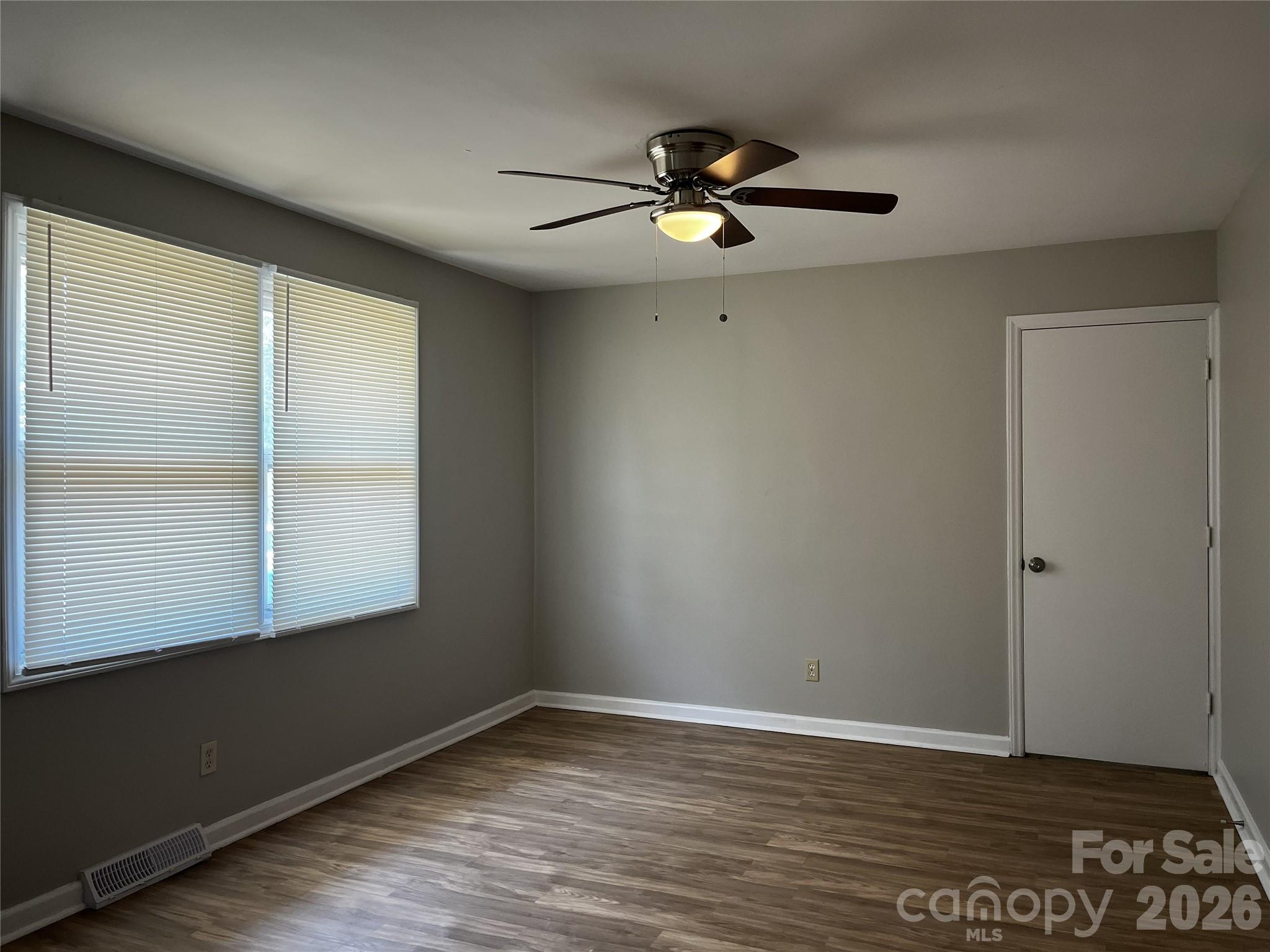 2213 Shamrock Dr, Charlotte, NC 28205