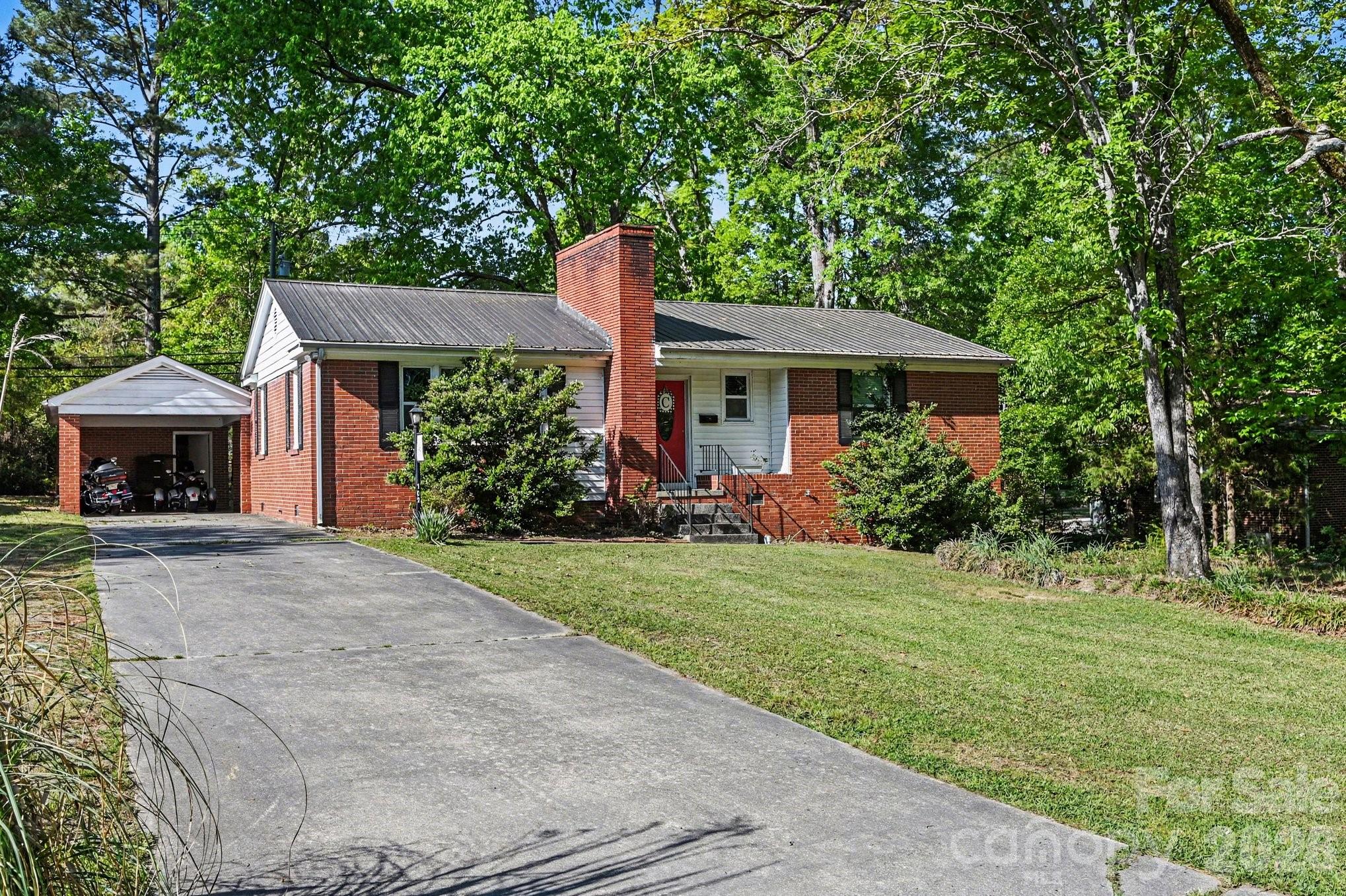 102 Azalea Rd, Lancaster, SC 29720