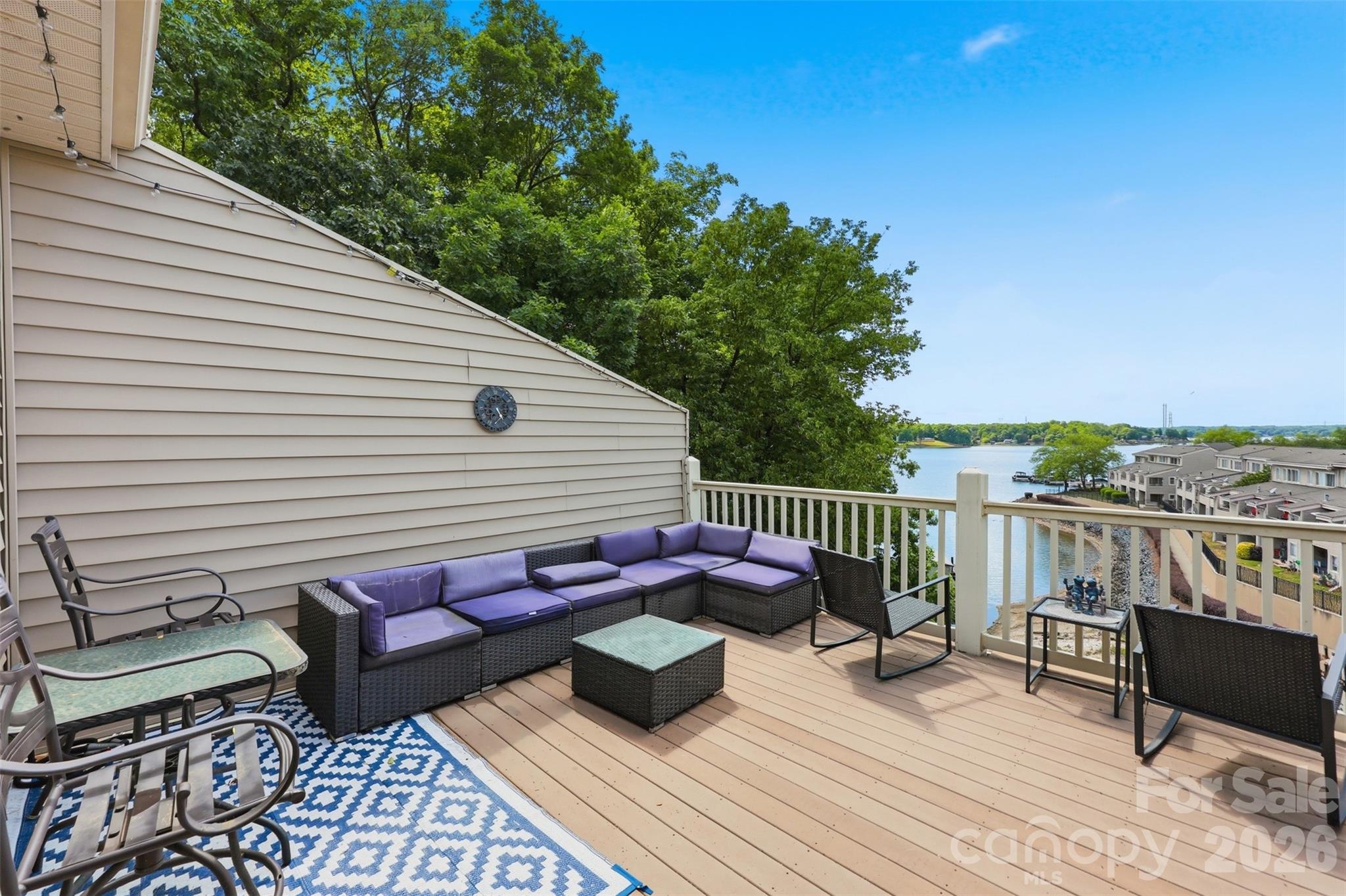 14614 Waterside Dr, Charlotte, NC 28278