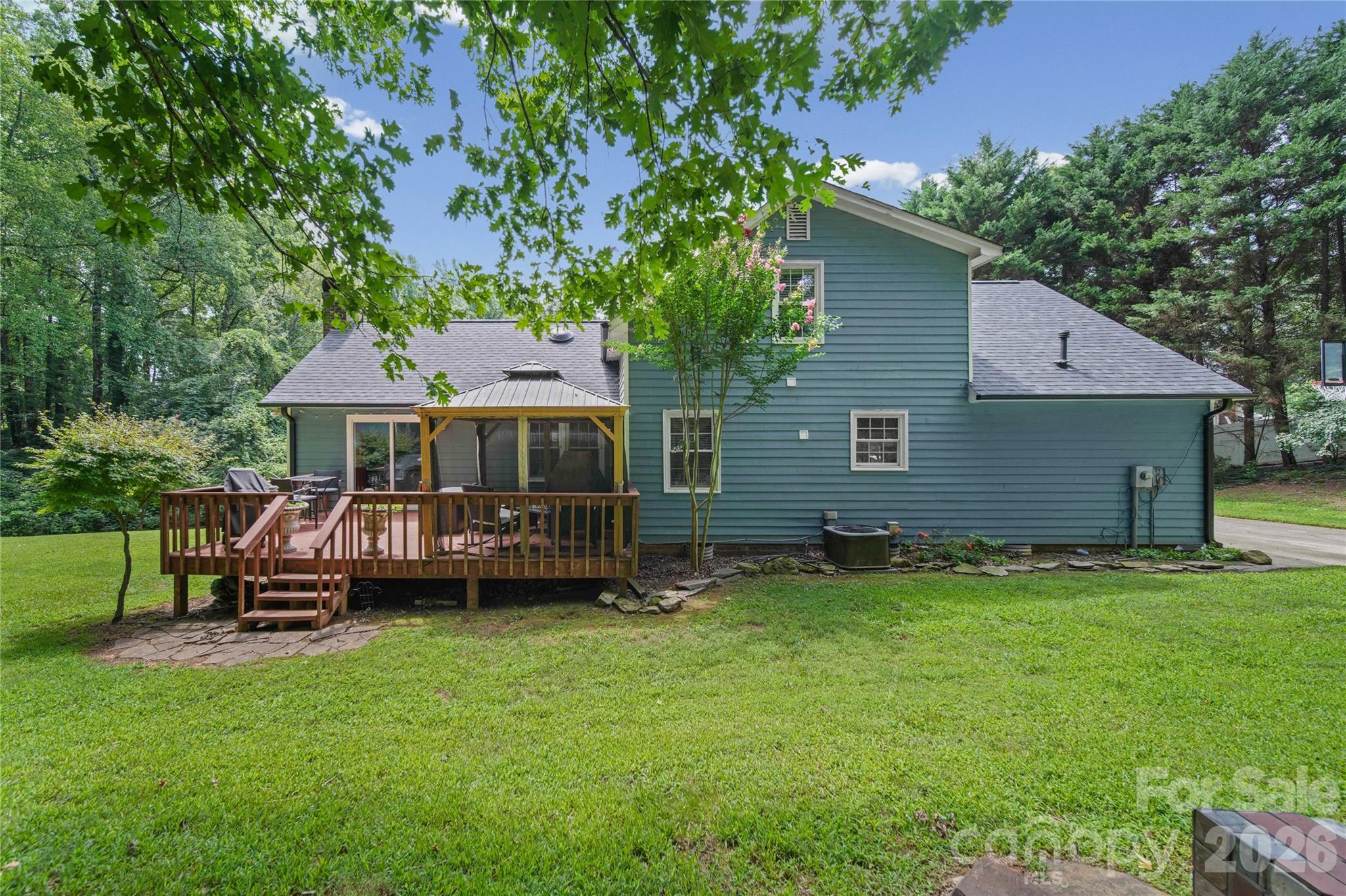2600 Lakewood Dr, Gastonia, NC 28052
