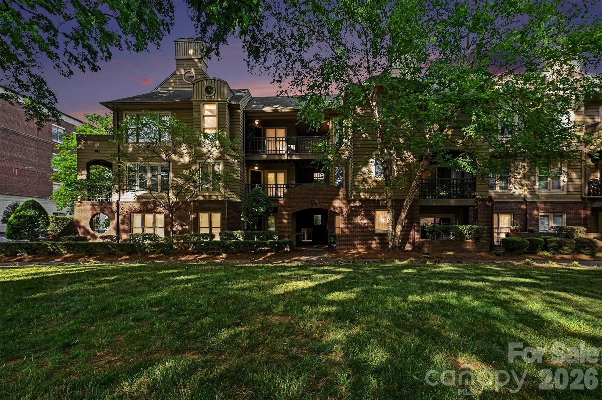 1109 E Morehead St #5, Charlotte, NC 28204