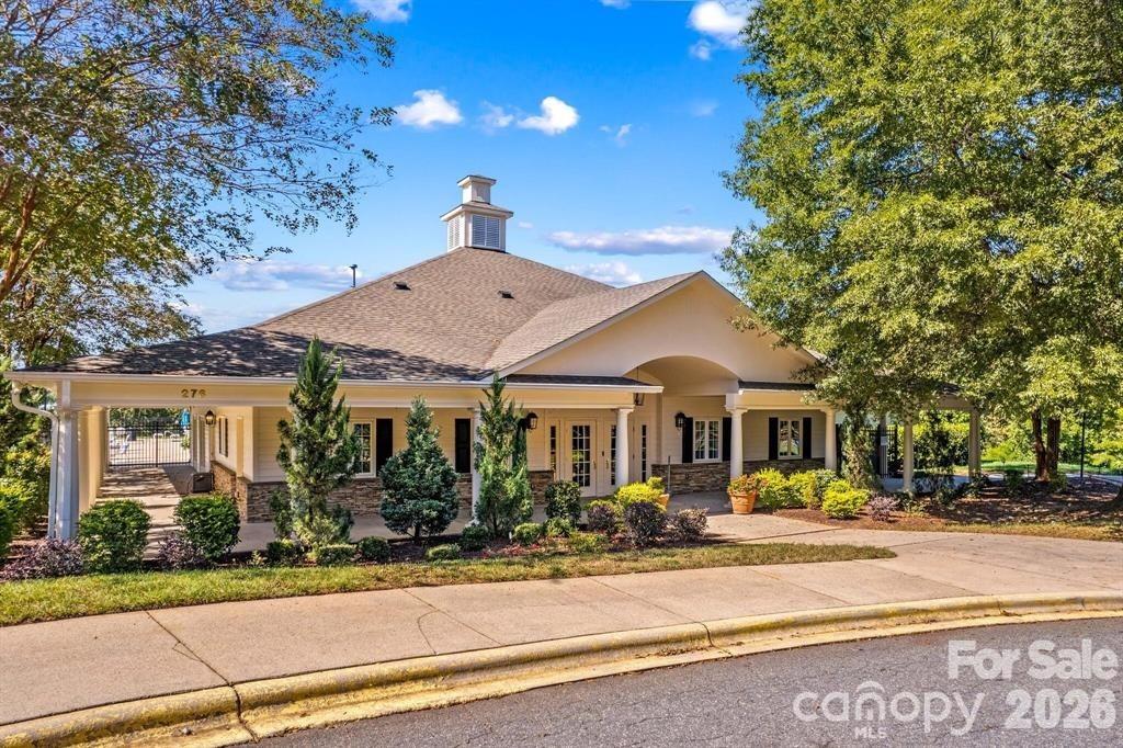 115 Runningdeer Dr, Mooresville, NC 28117
