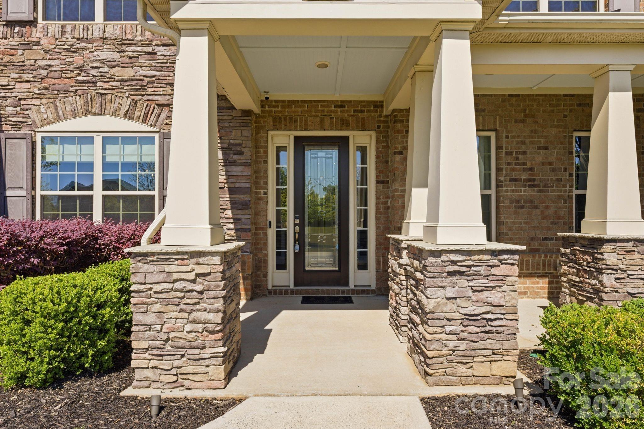 1020 Liggets Dr, Matthews, NC 28104