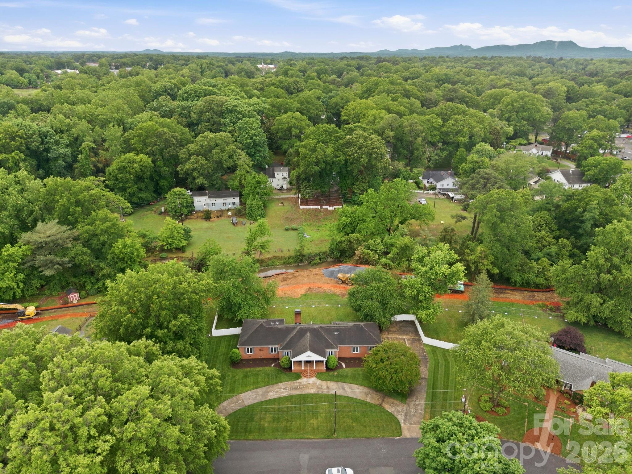 1215 Hillside Dr, Gastonia, NC 28052