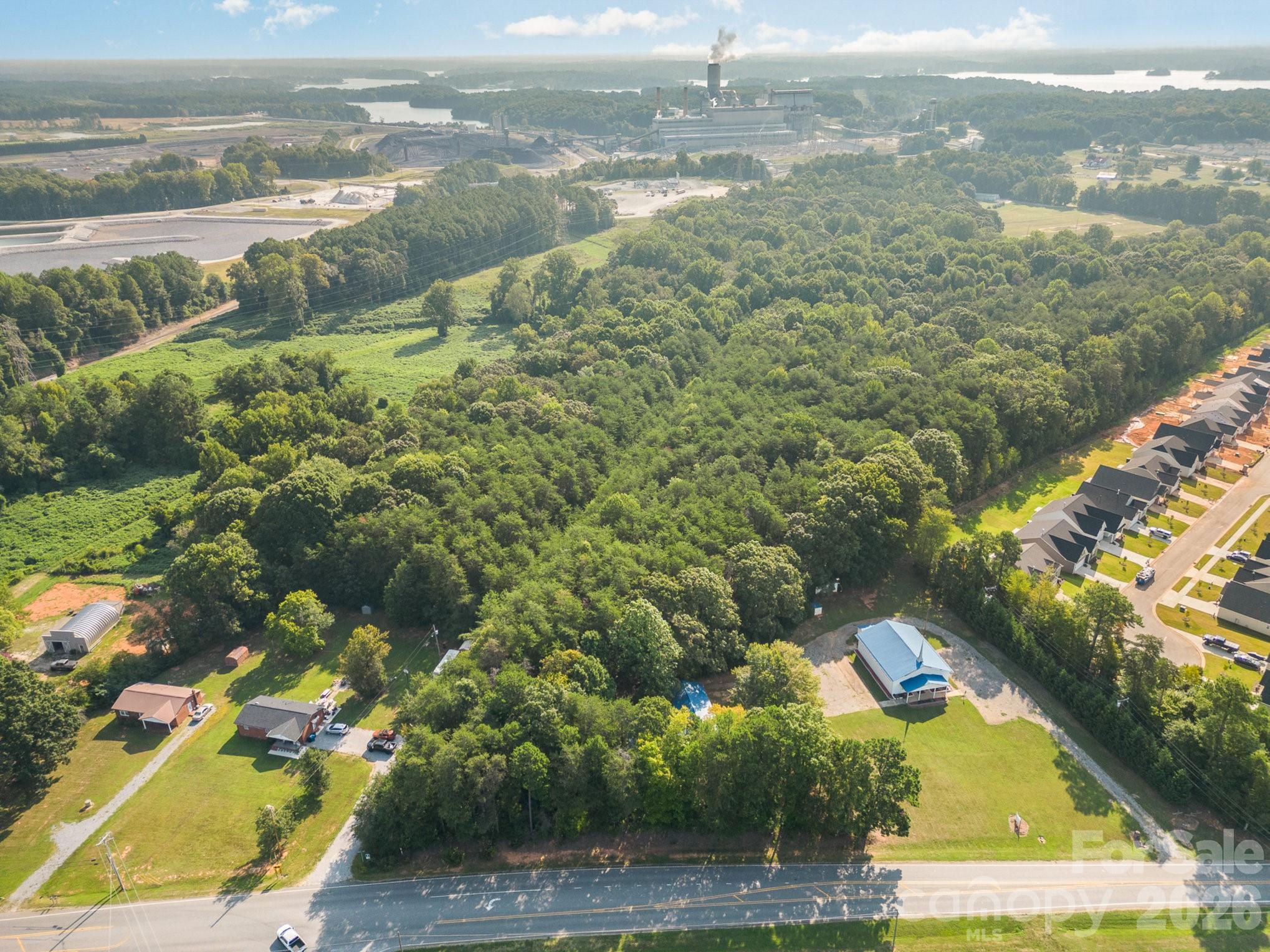 8137 Mcdonald Dr, Sherrills Ford, NC 28673