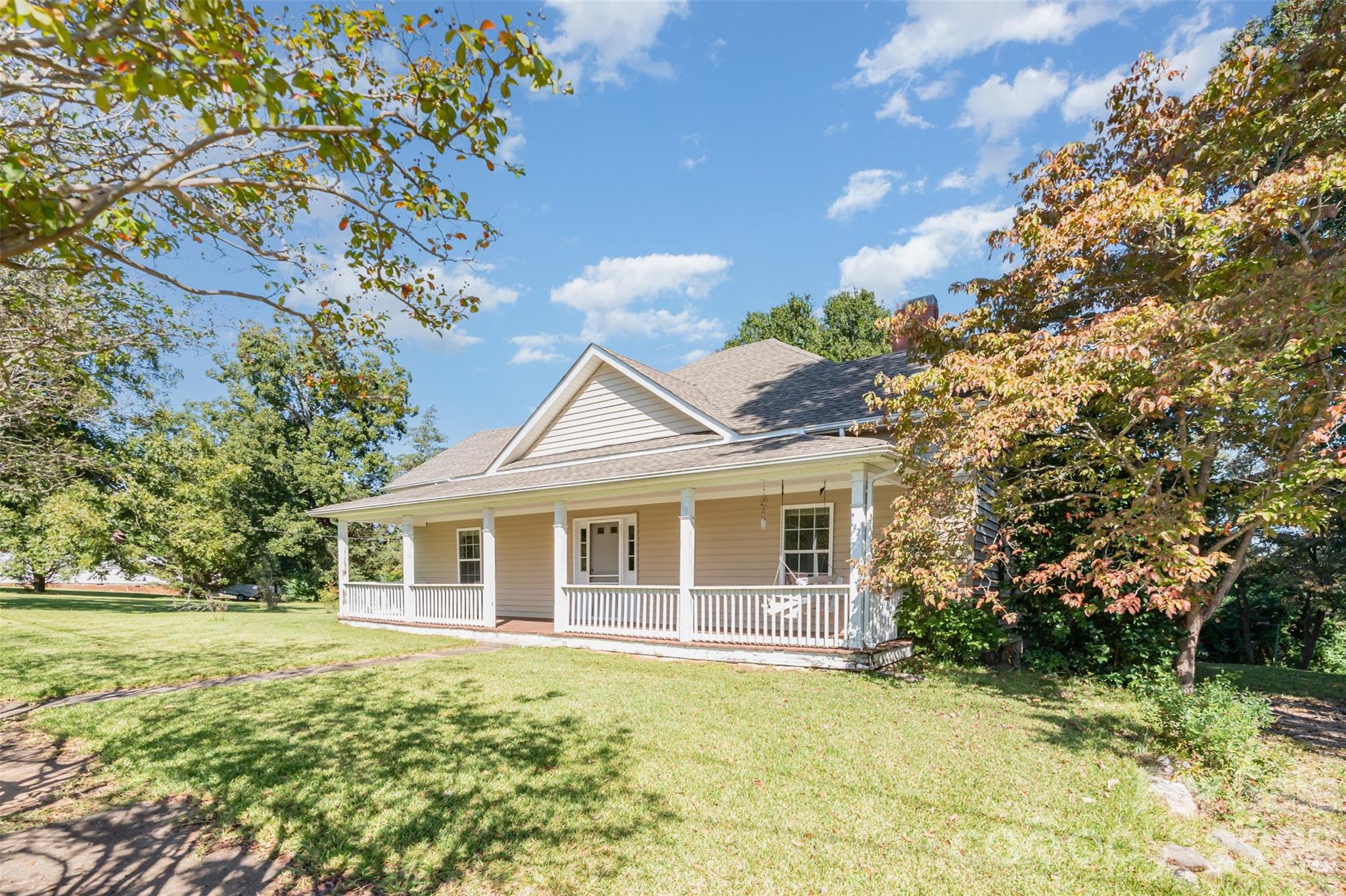 4030 Peachtree St, Hickory Grove, SC 29717